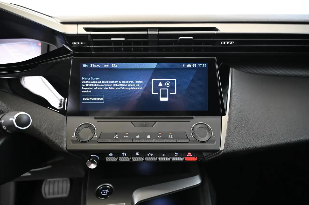 Peugeot 308 SW 1.2 130 e-THP EAT8 Style LED/NAVI/DAB/16S — معرض صور السيارة 22