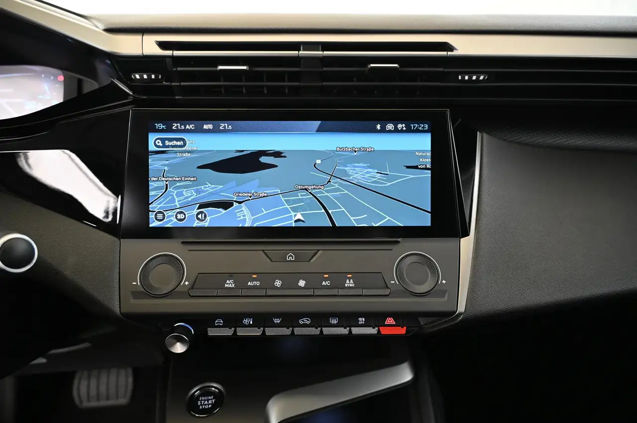 Peugeot 308 SW 1.2 130 e-THP EAT8 Style LED/NAVI/DAB/16S — معرض صور السيارة 13