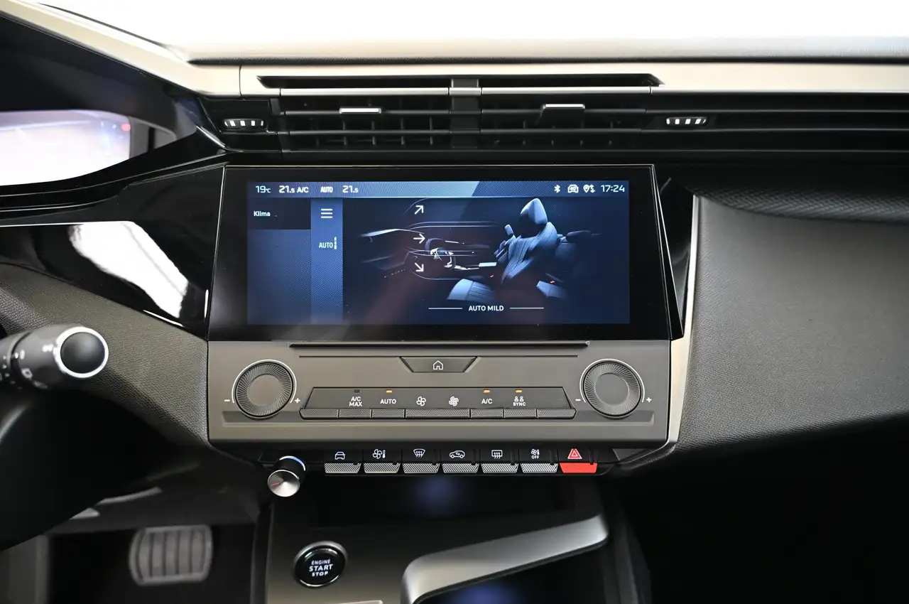 Peugeot 308 SW 1.2 130 e-THP EAT8 Style LED/NAVI/DAB/16S — معرض صور السيارة 19