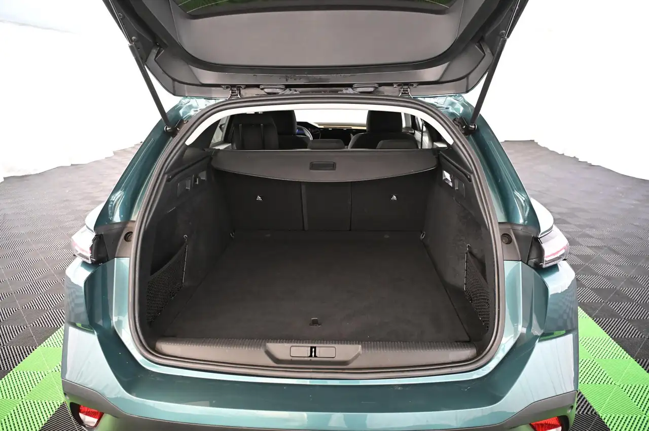 Peugeot 308 SW 1.2 130 e-THP EAT8 Style LED/NAVI/DAB/16S — معرض صور السيارة 36