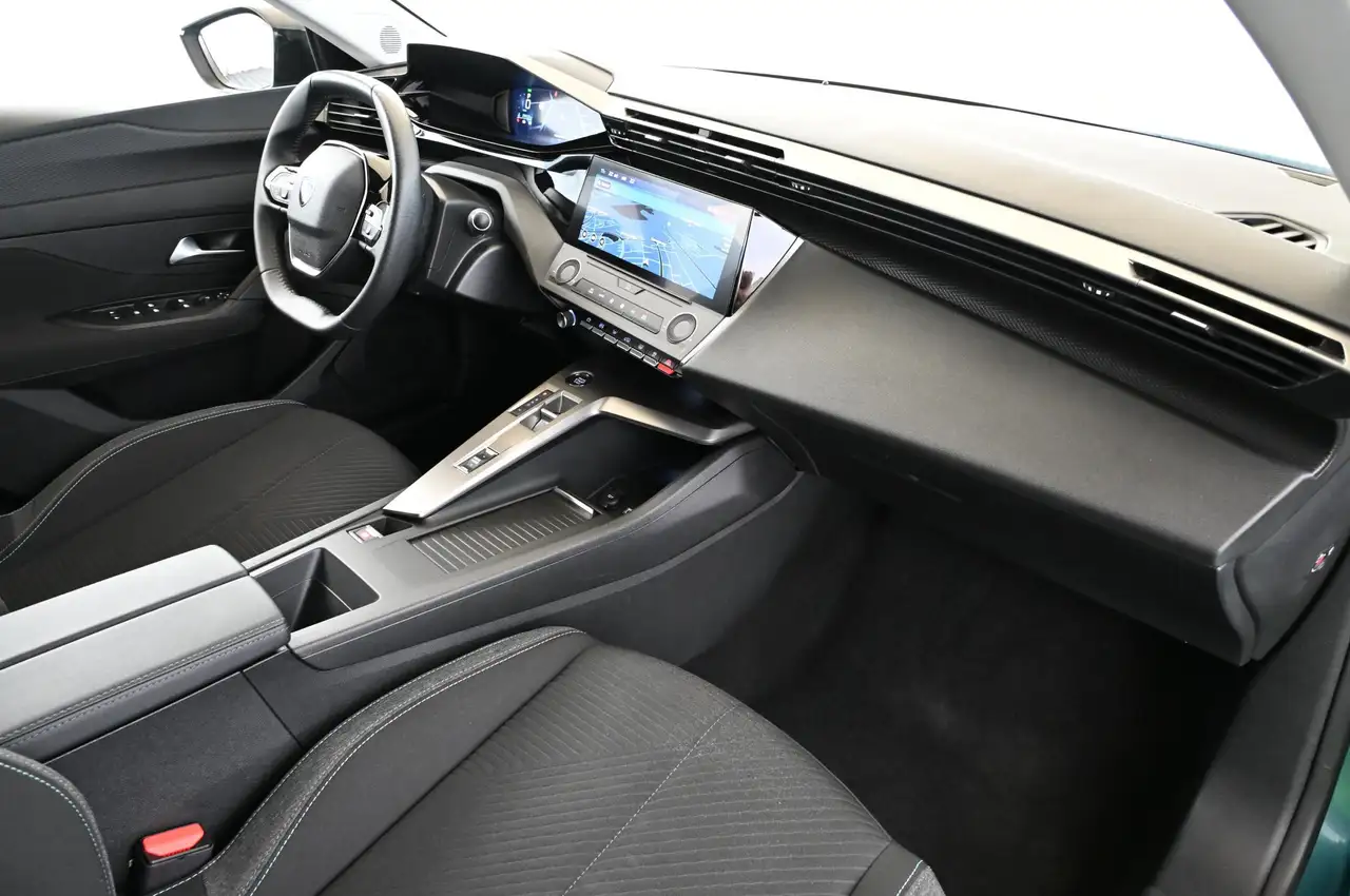 Peugeot 308 SW 1.2 130 e-THP EAT8 Style LED/NAVI/DAB/16S — معرض صور السيارة 35
