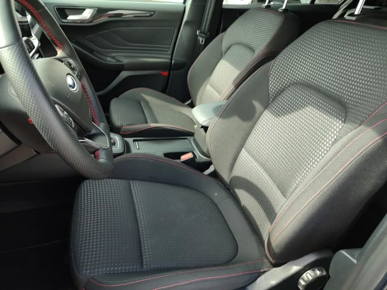 Ford Focus ST-Line X NAVI Autom ACC HUD RFK AHK SHZ FSH LRH — Galería del vehículo 8