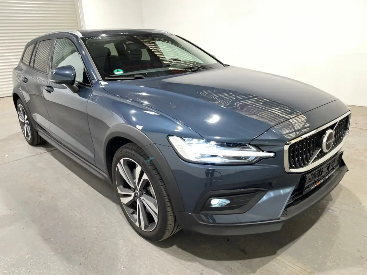Volvo V60 Cross Country Plus AWD Automatik Leder LED ACC Navi Pano — Galerie du véhicule 4