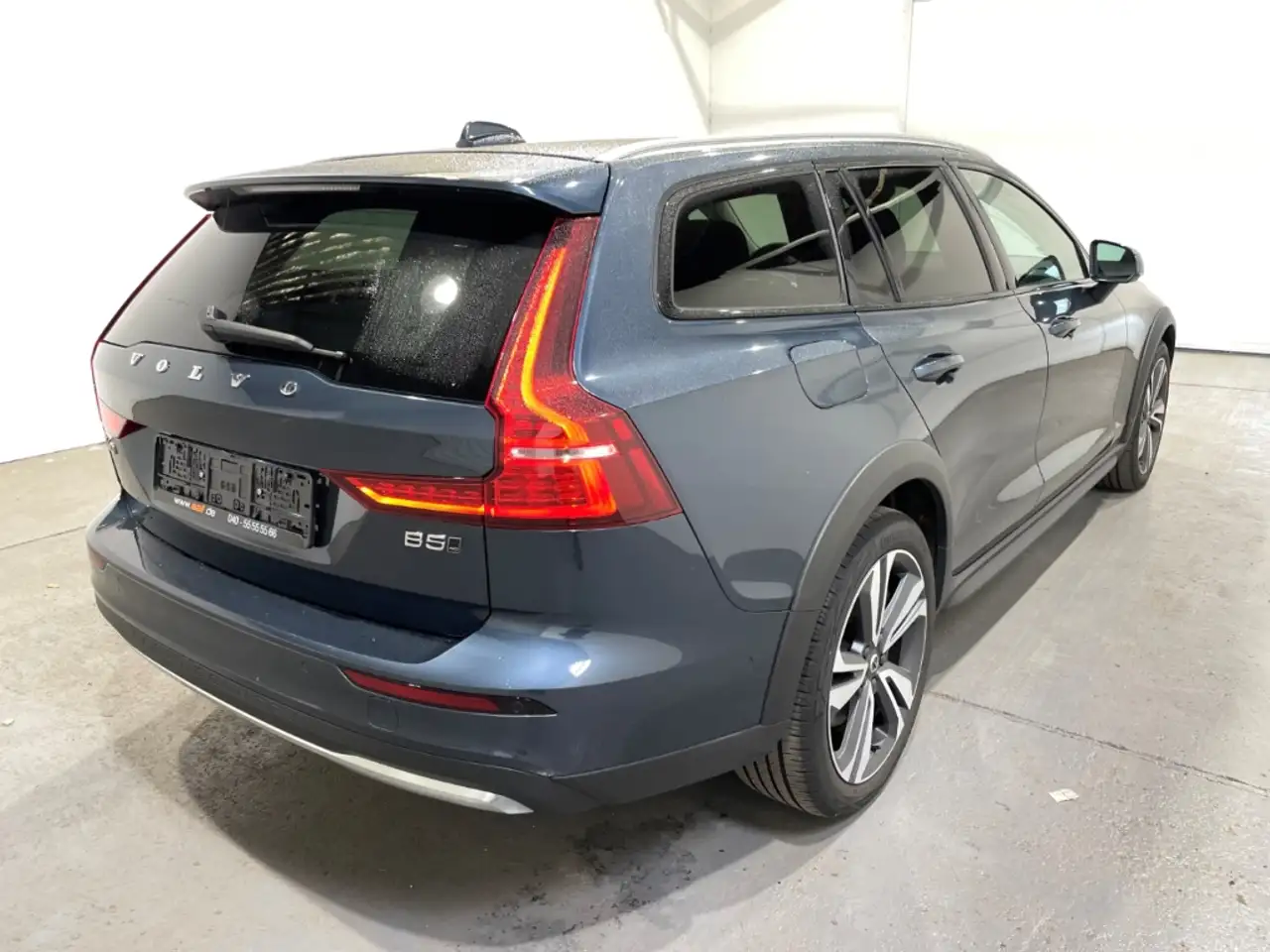 Volvo V60 Cross Country Plus AWD Automatik Leder LED ACC Navi Pano — Galerie du véhicule 3