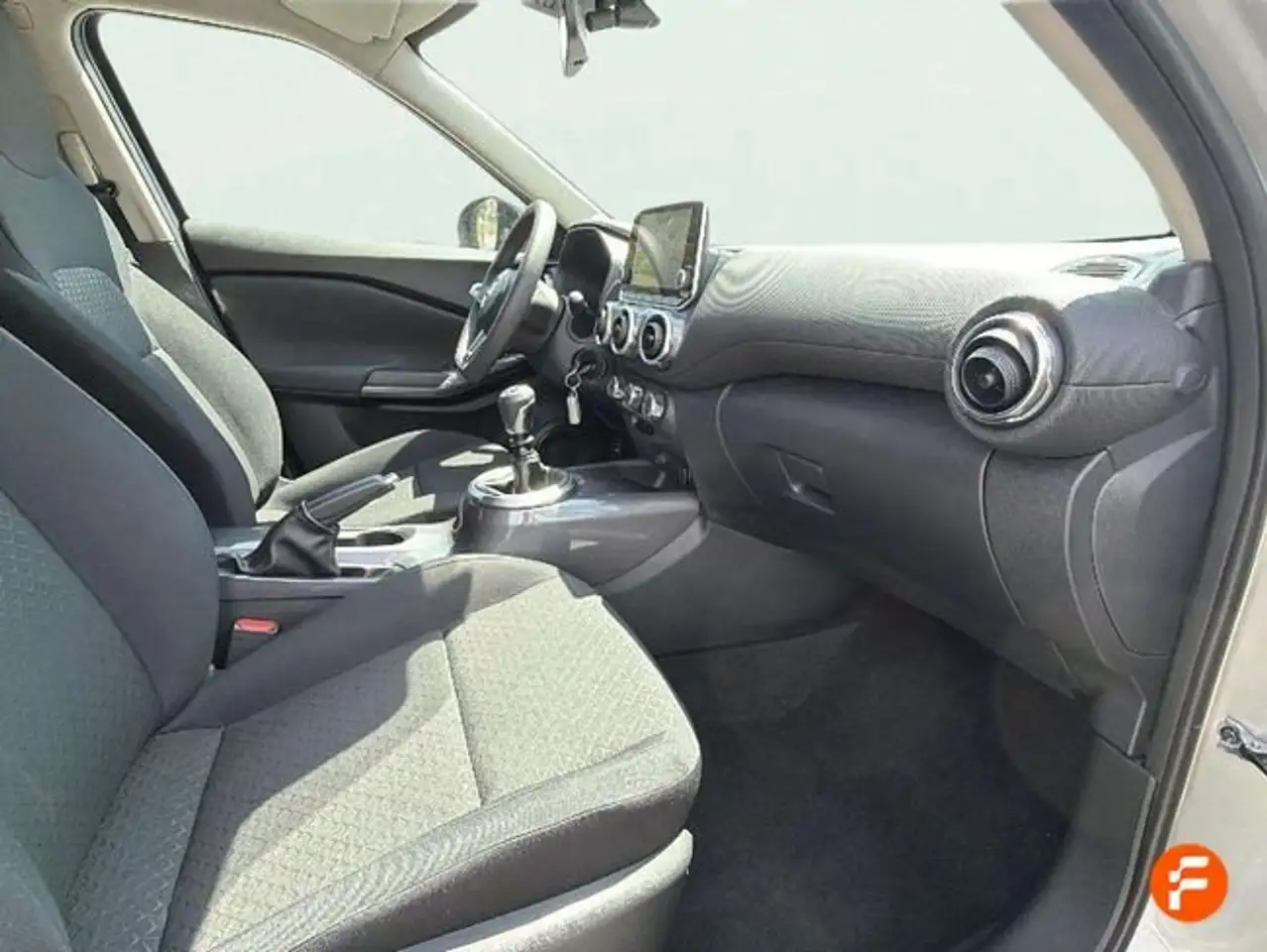 Nissan Juke DIG-T 84 kW (114 CV) 6M/T Acenta — Vehicle gallery 15