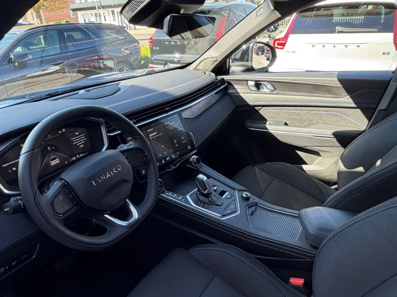 Lynk & Co 01 1.5 TD PHEV AHK El. Panodach Navi Digitales Cockpi — معرض صور السيارة 8