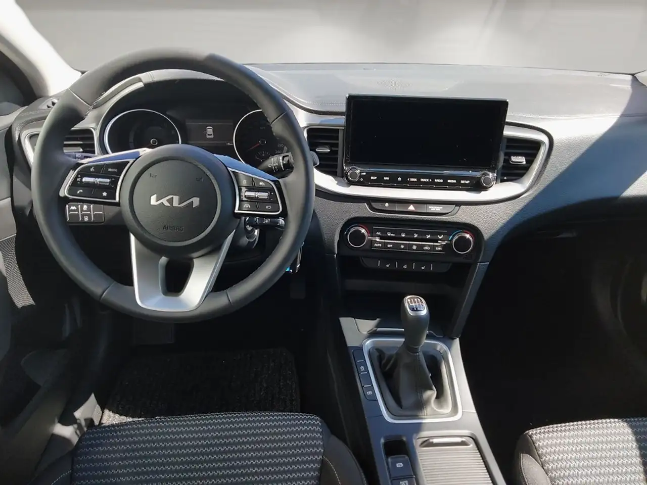 Kia XCeed 1,5T Vision Navi — Galería del vehículo 8