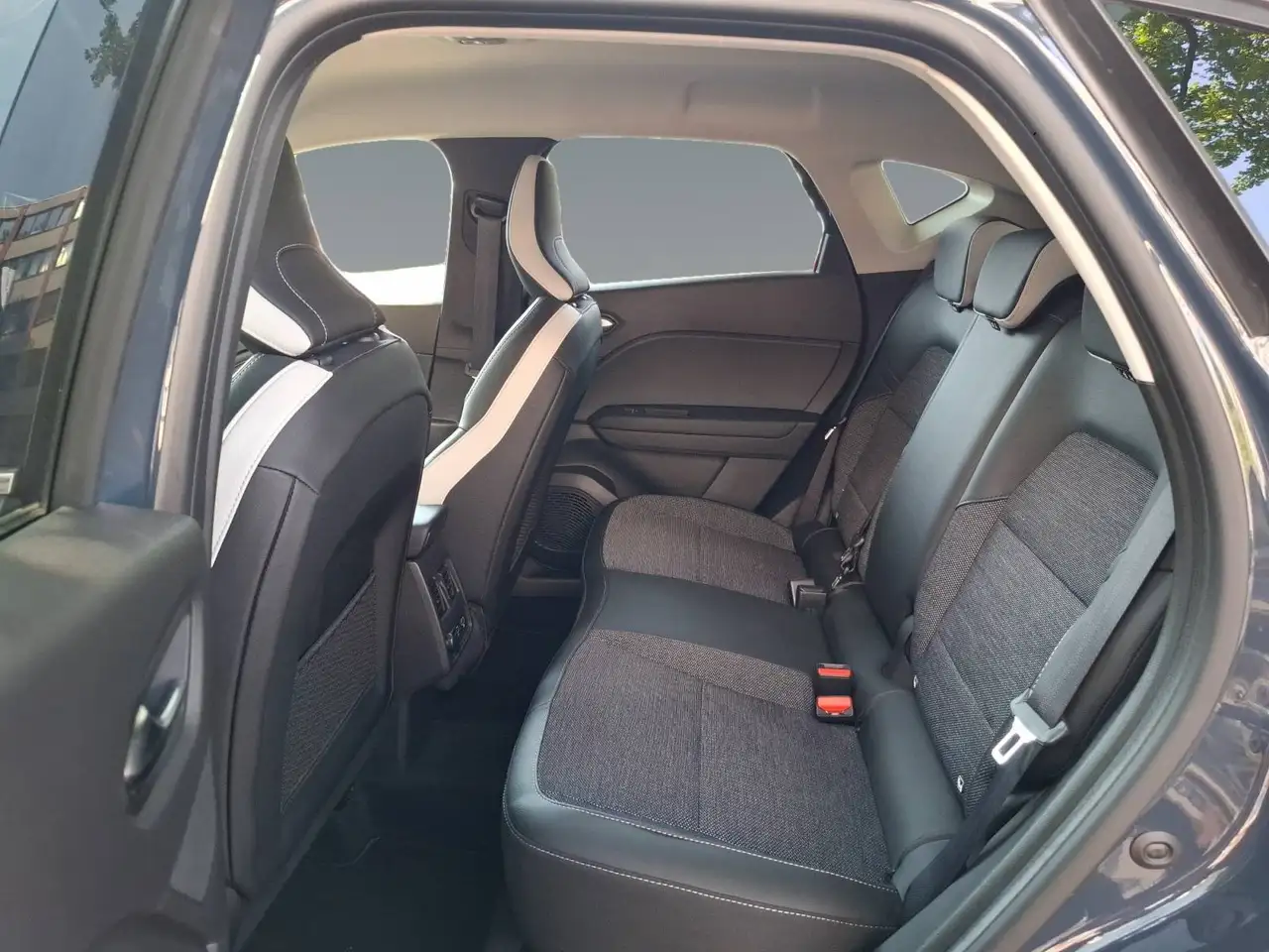 Mitsubishi ASX ASX Plug-In-Hybrid 1.6 Plug-In-Hybrid Select — Vehicle gallery 18