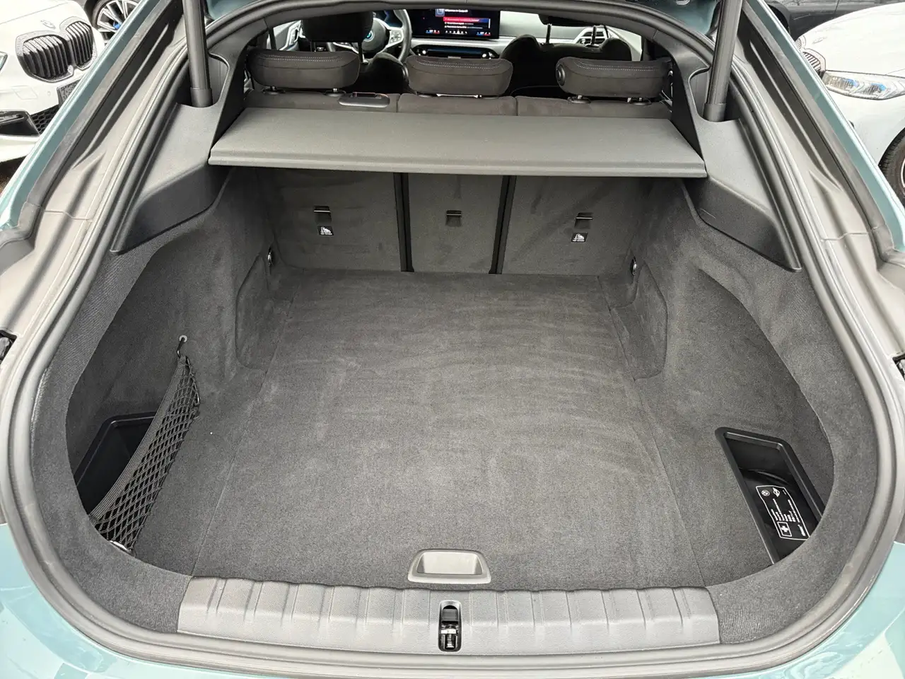 BMW i4 M50 xDrive M SPORT PRO ADAPTLED/GLASDACH — Galerie du véhicule 15