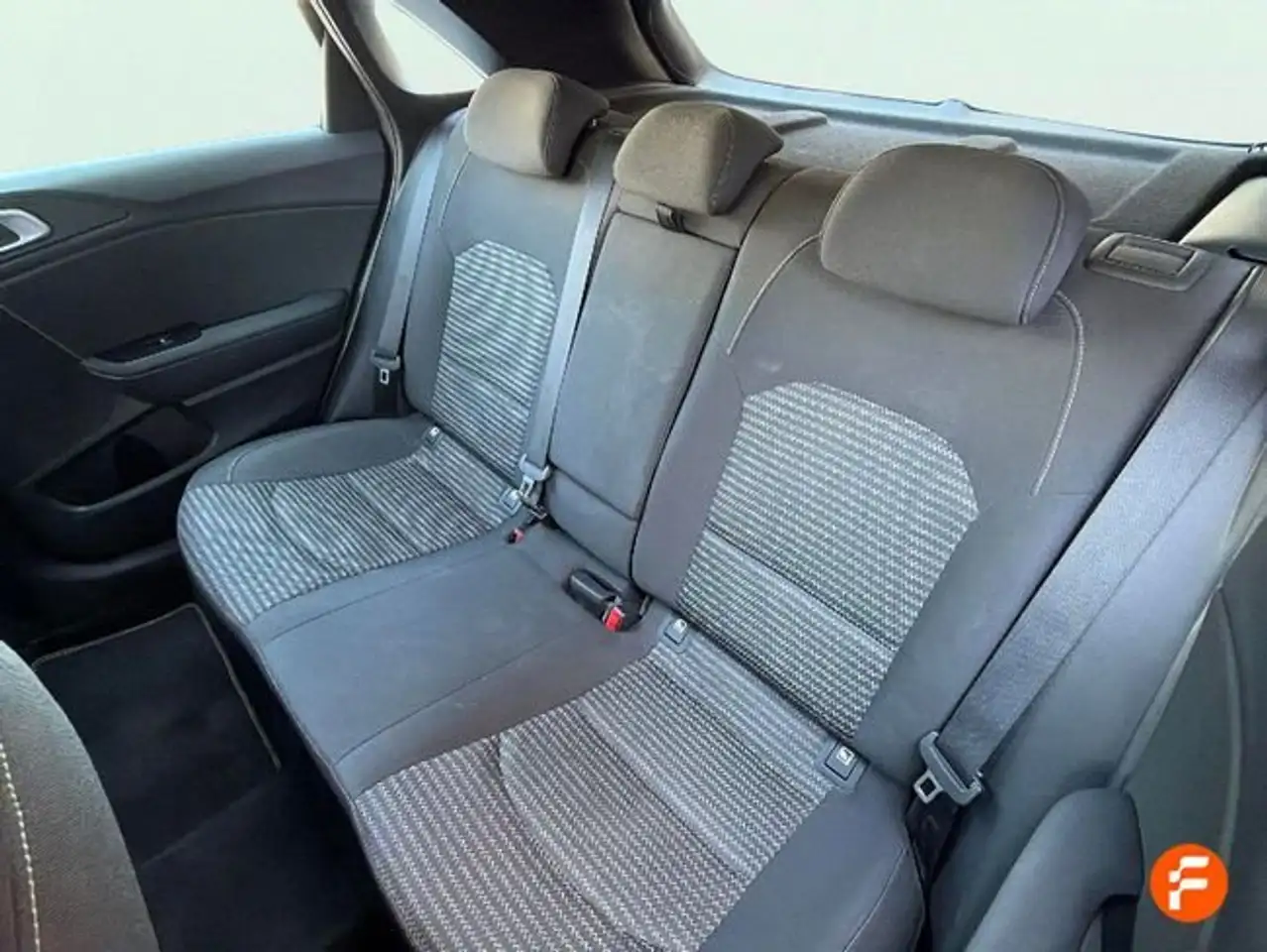 Kia Ceed / cee'd 1.0 T-GDI Drive 100 — Galería del vehículo 12