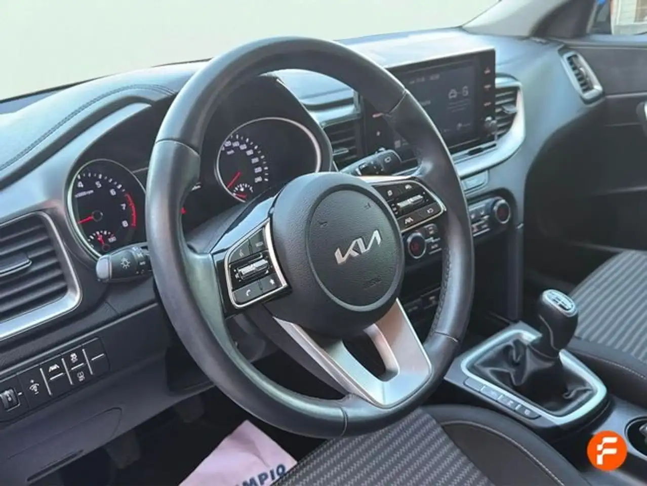 Kia Ceed / cee'd 1.0 T-GDI Drive 100 — Galería del vehículo 20