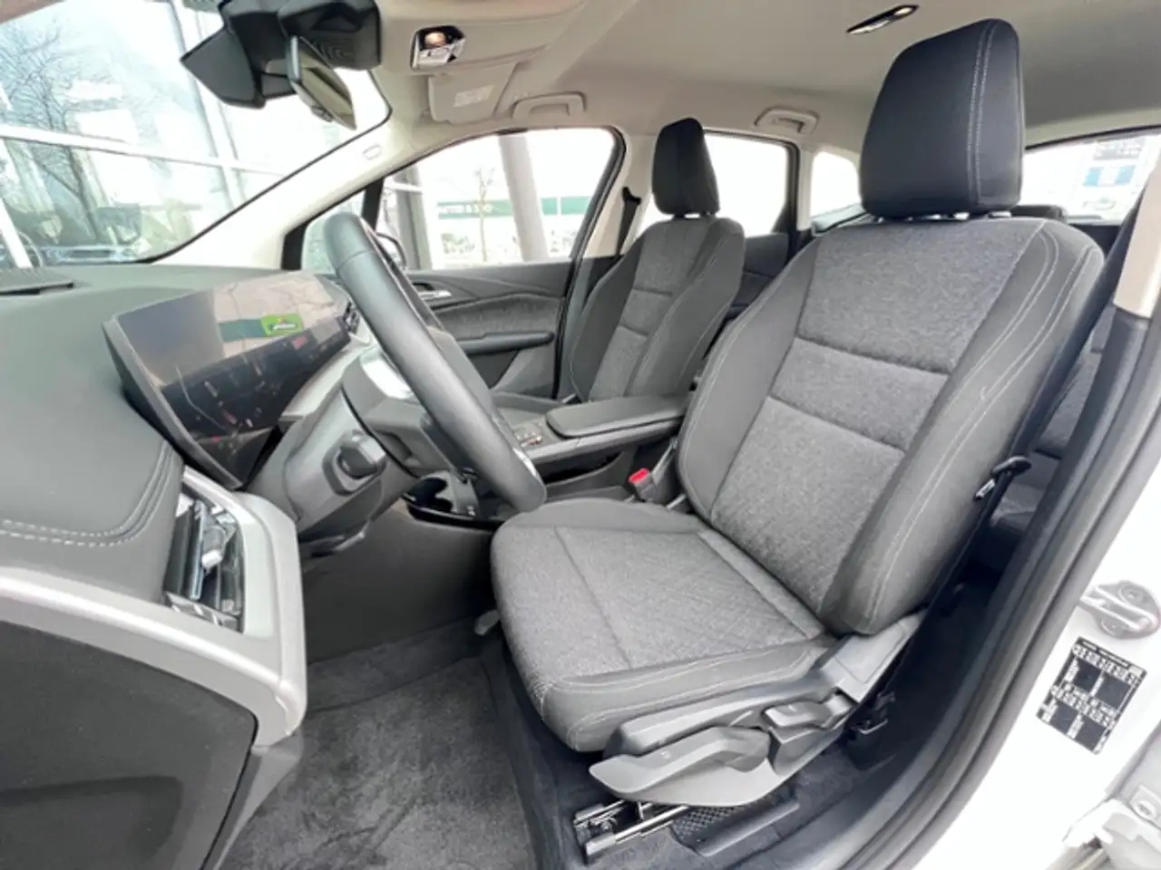 BMW 220 i adapt. LED AHK DAB Komfortzugang Active Tourer — Galería del vehículo 6