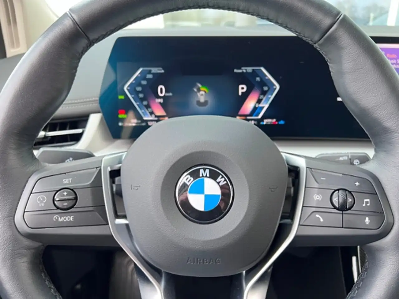 BMW 220 i adapt. LED AHK DAB Komfortzugang Active Tourer — Galería del vehículo 10