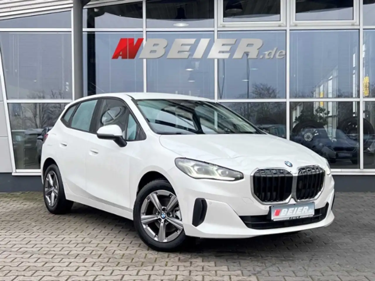 BMW 220 i adapt. LED AHK DAB Komfortzugang Active Tourer — Galería del vehículo 4