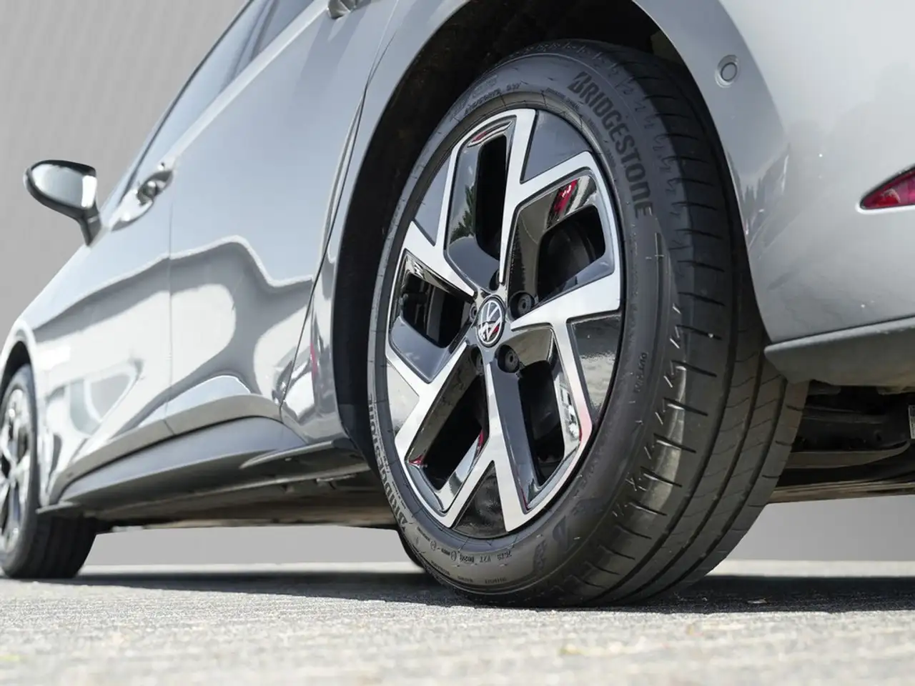 Volkswagen ID.3 Pro MOVE *LED*Navi*Kamera*Travel-Assist*19" Wel... — معرض صور السيارة 5