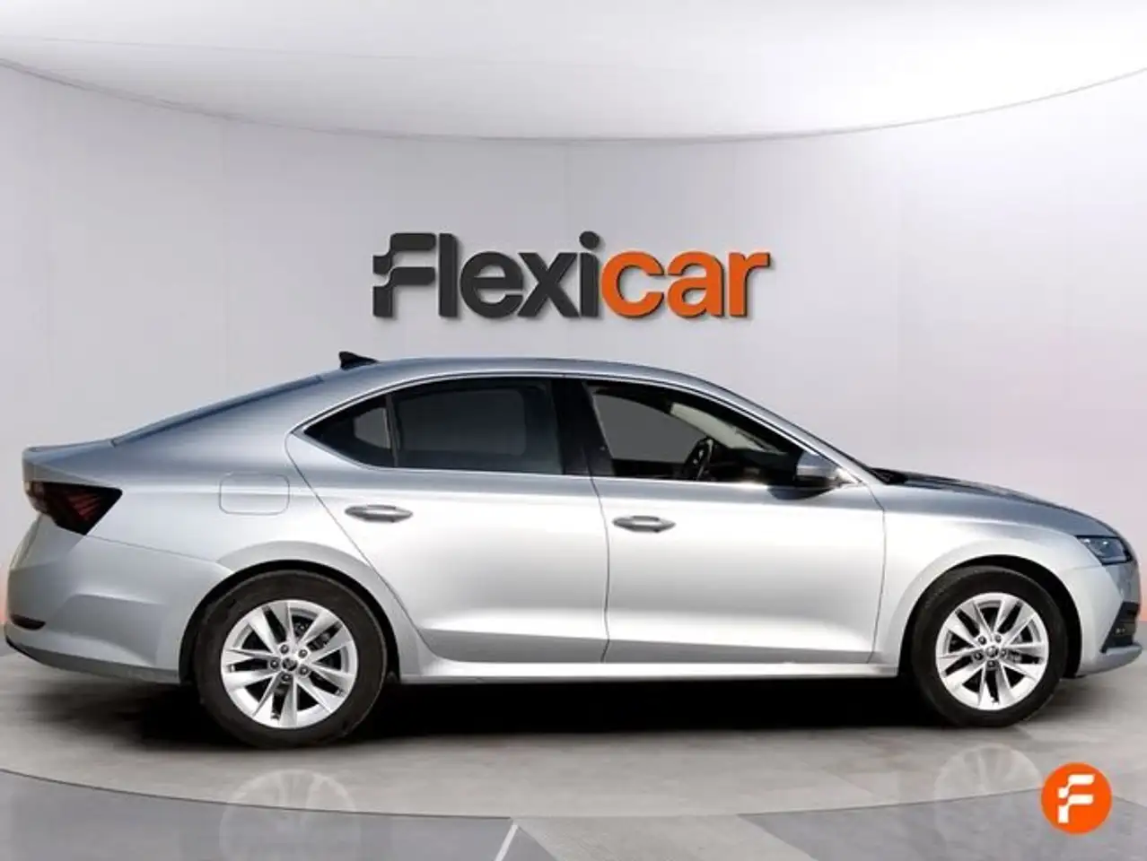 Skoda Octavia 1.0 TSI 81kW(110CV) DSG mHEV Selection — Galería del vehículo 2