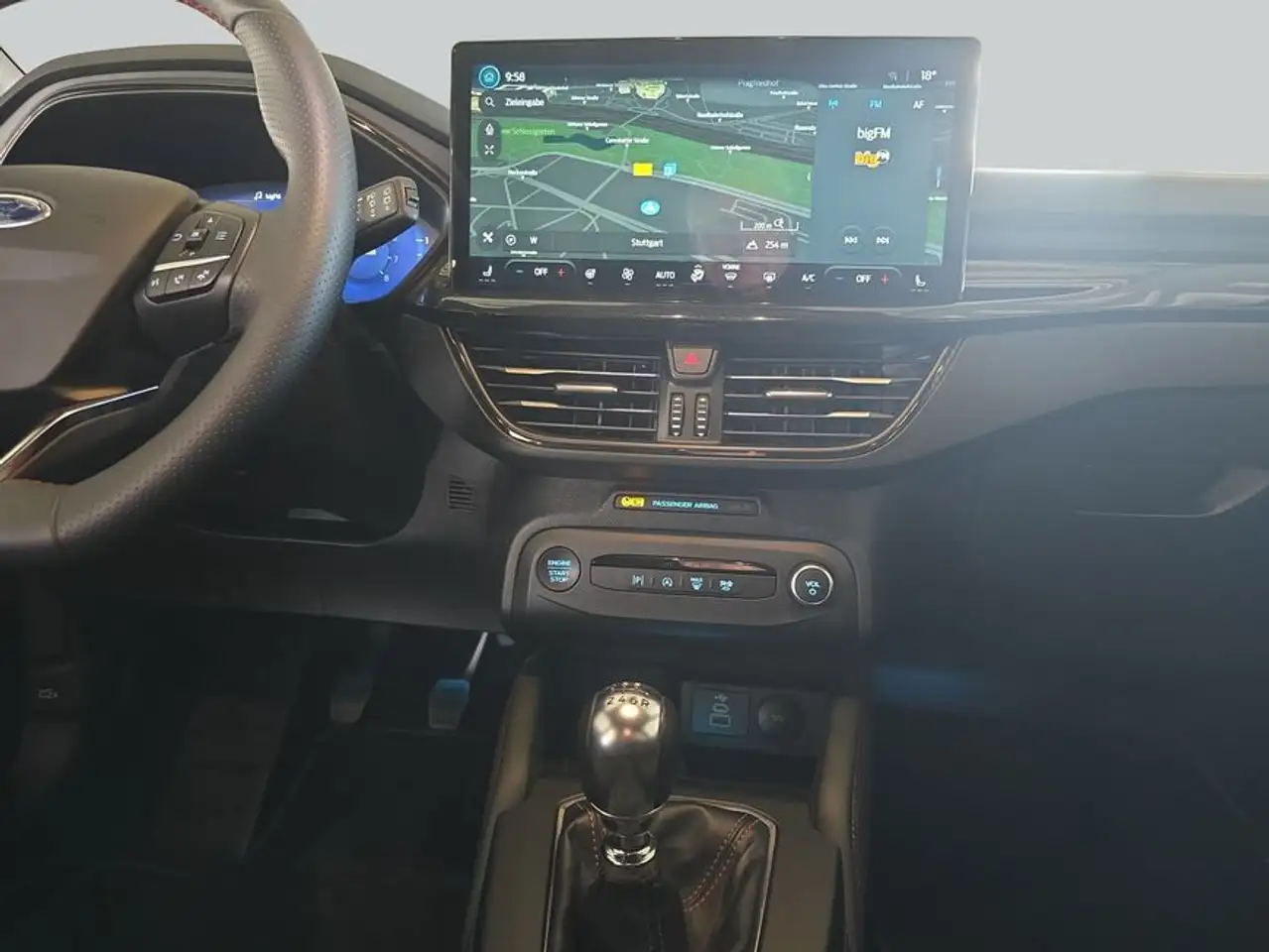 Ford Focus Turnier 1.0 EcoBoost Hybrid ST-LINE X — معرض صور السيارة 15