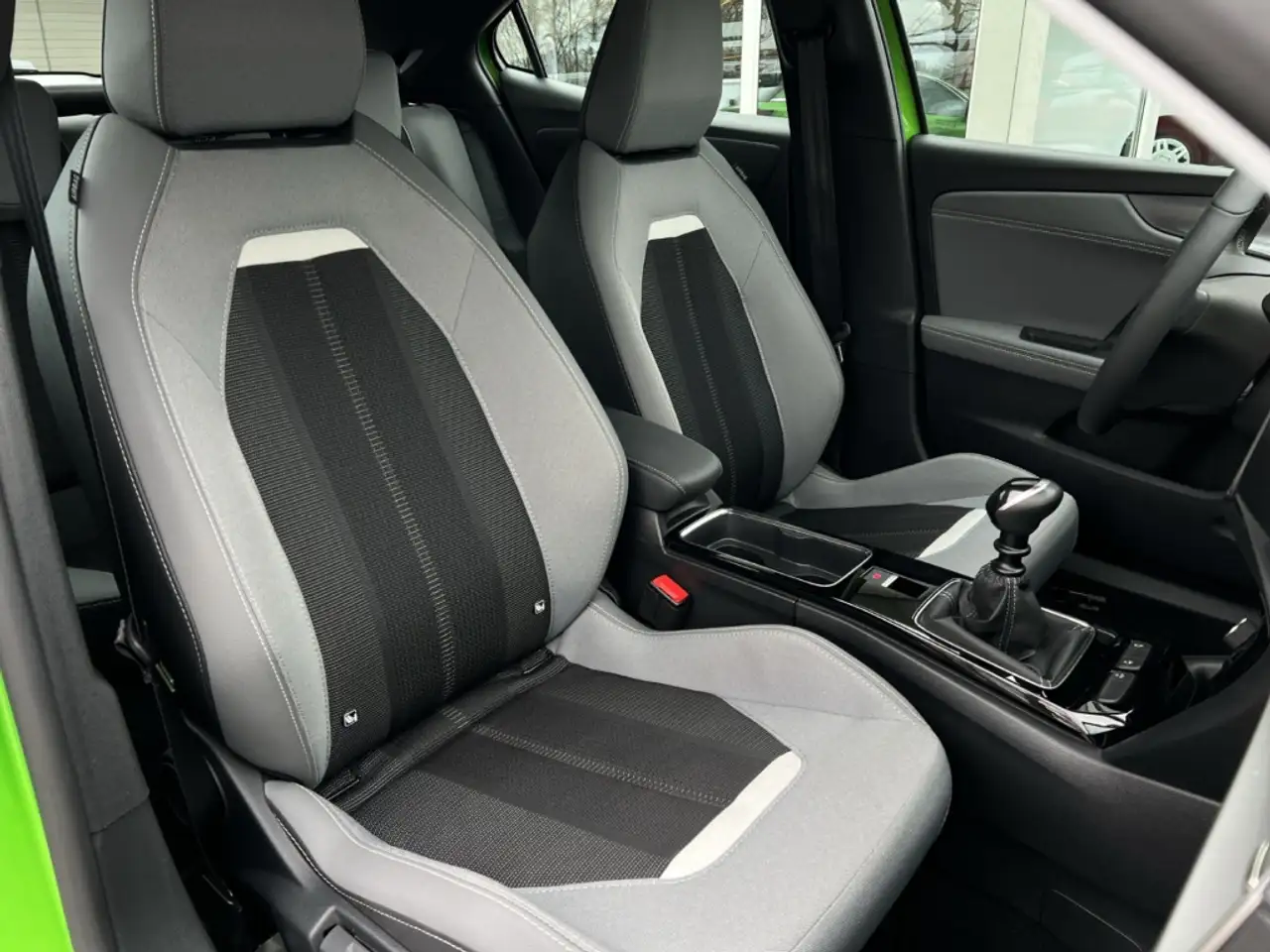 Opel Mokka 1.2 Turbo Elegance LED Apple CarPlay Android Auto — معرض صور السيارة 17