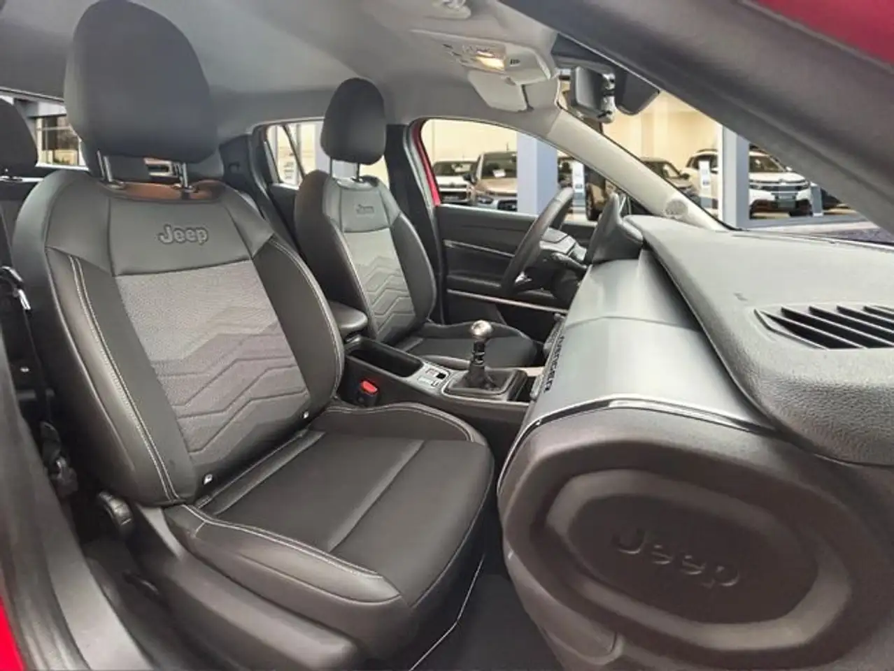 Jeep Avenger 1.2 Altitude 74KW — معرض صور السيارة 12