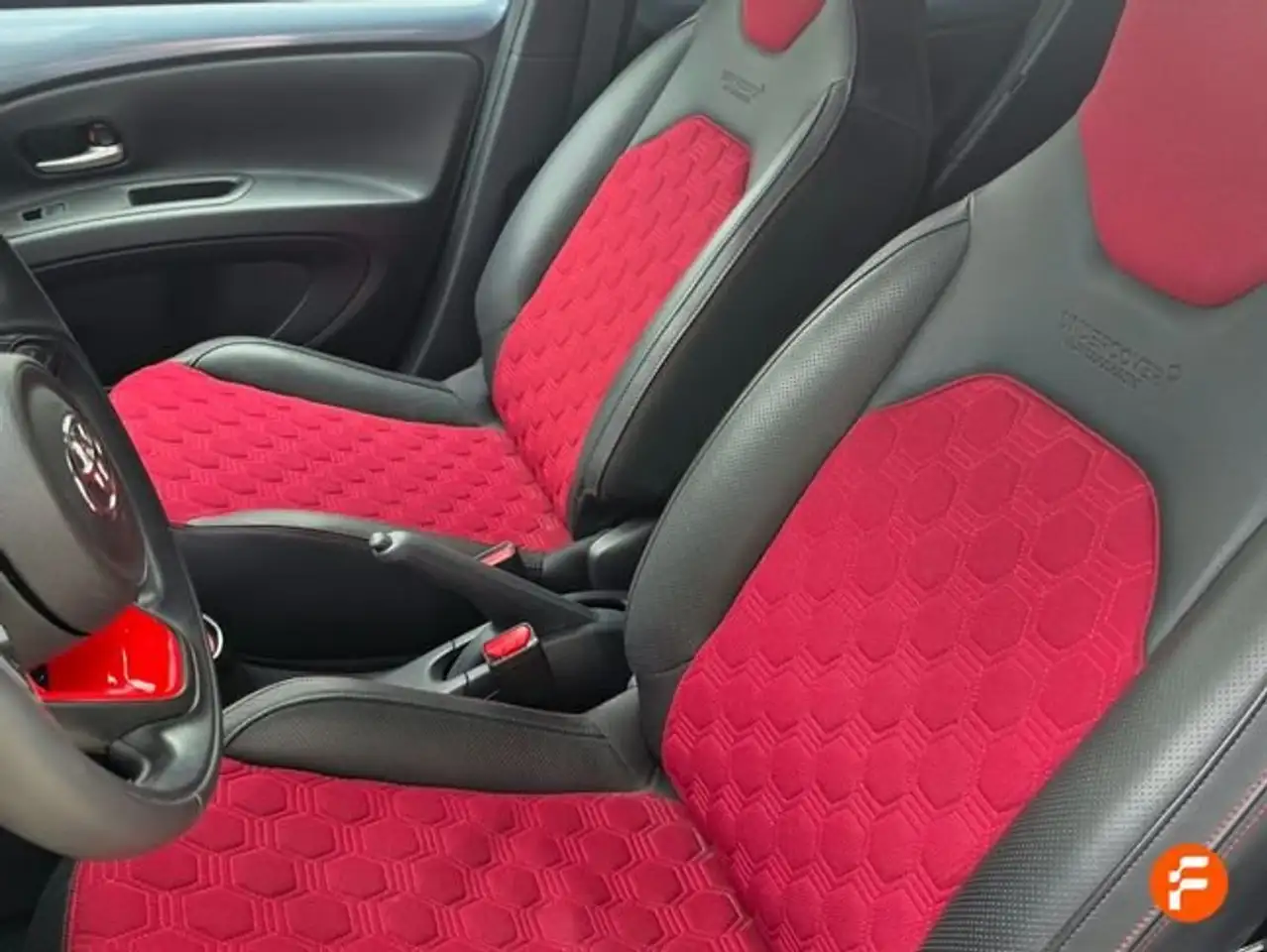Toyota Aygo 1.0 VVT-I 72CV Undercover CVT — Vehicle gallery 13