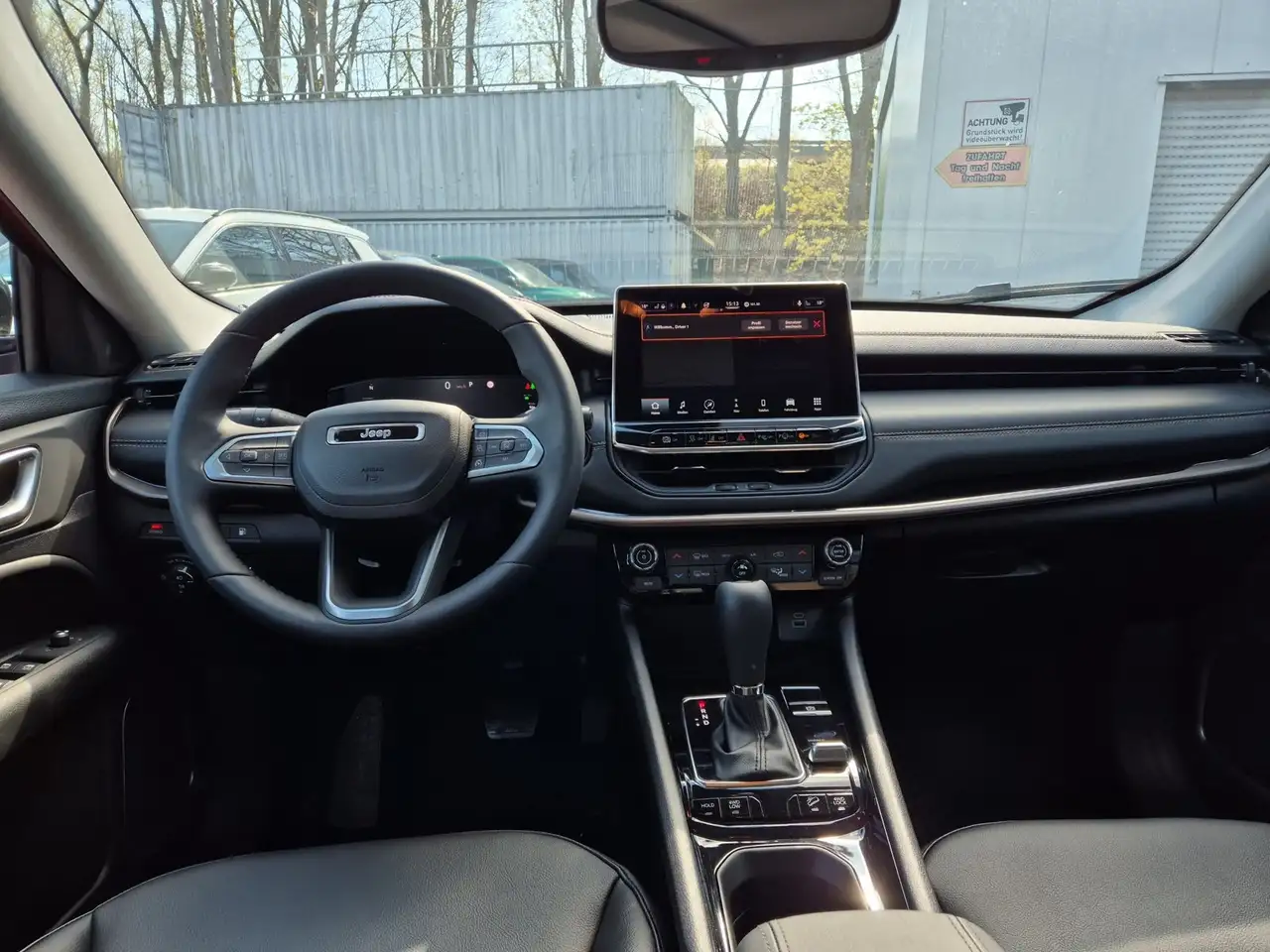 Jeep Compass High Upland — معرض صور السيارة 9