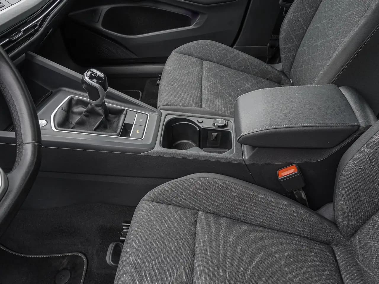 Volkswagen Golf Variant 1.5 TSI Life NAVI LED LHZ ACC SHZ — Galerie du véhicule 10