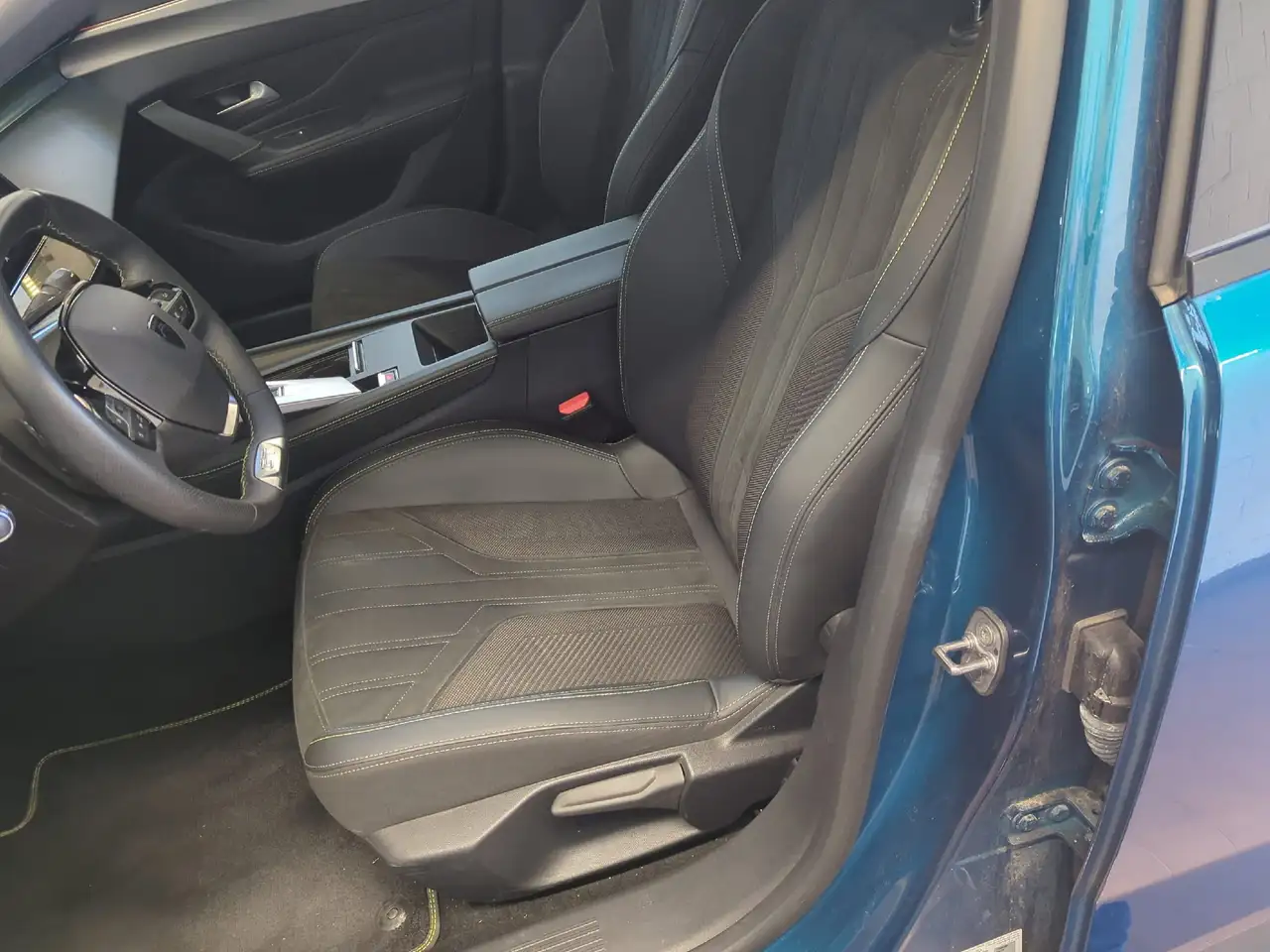 Peugeot 408 1.2 130 PureTech GT ACC+Alcantara+LED+Navi — معرض صور السيارة 8