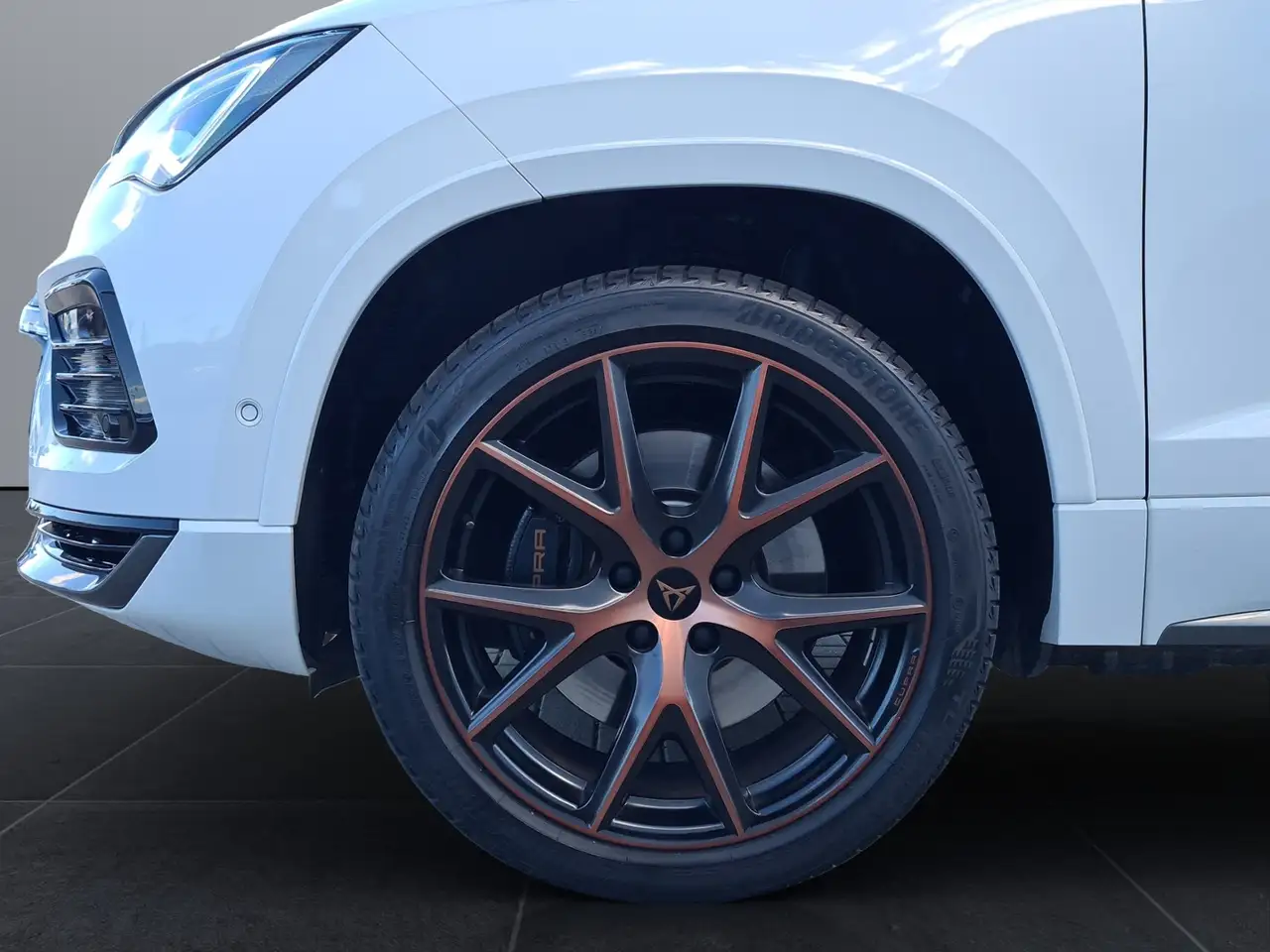 CUPRA Ateca VZ 2.0 TSI DSG 4Dr. +AHK+DCC+PANODACH+NAVI+LED+SH — Vehicle gallery 23
