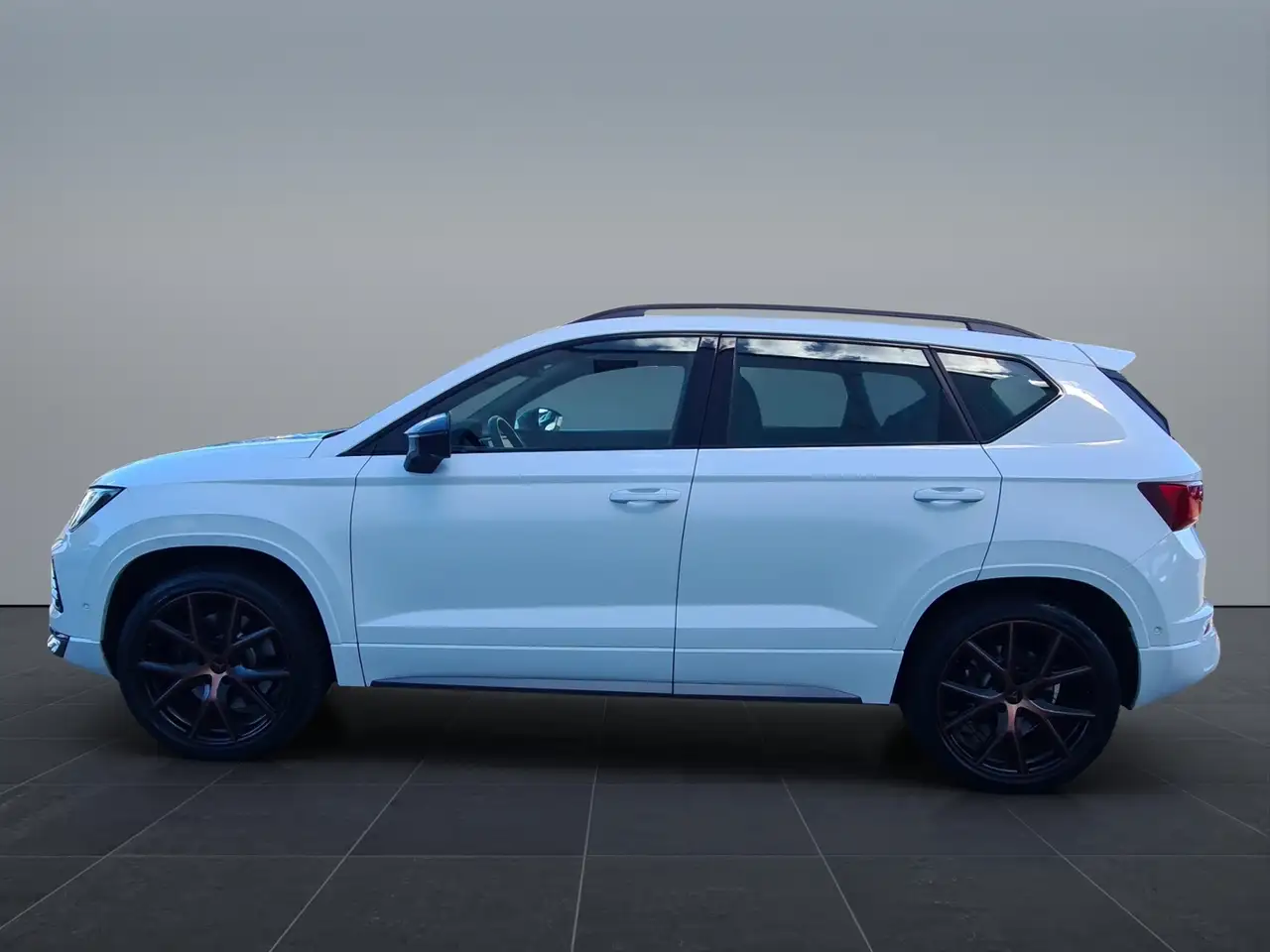 CUPRA Ateca VZ 2.0 TSI DSG 4Dr. +AHK+DCC+PANODACH+NAVI+LED+SH — Vehicle gallery 4