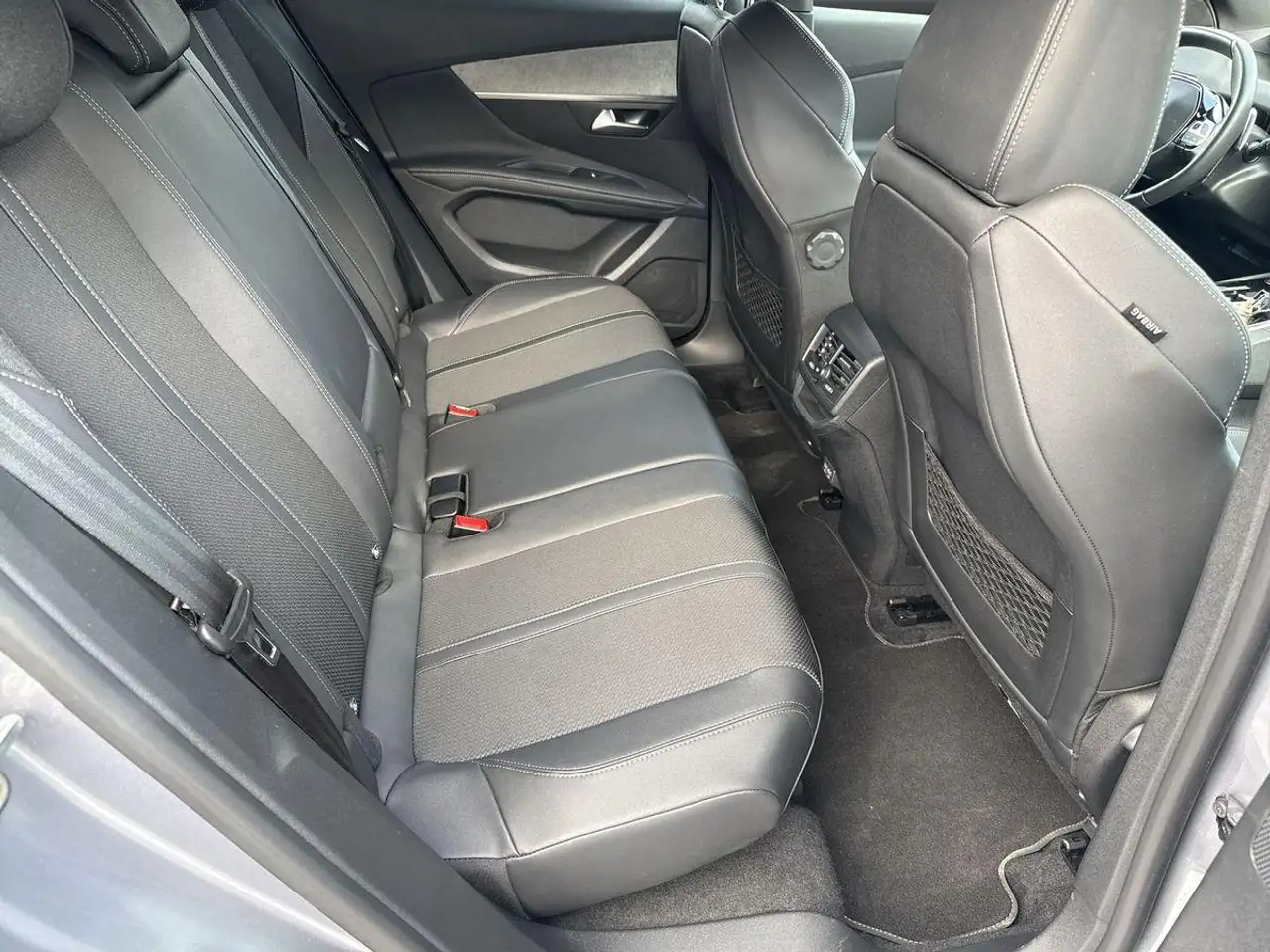Peugeot 3008 GT PureTech 130 EAT8 — معرض صور السيارة 15