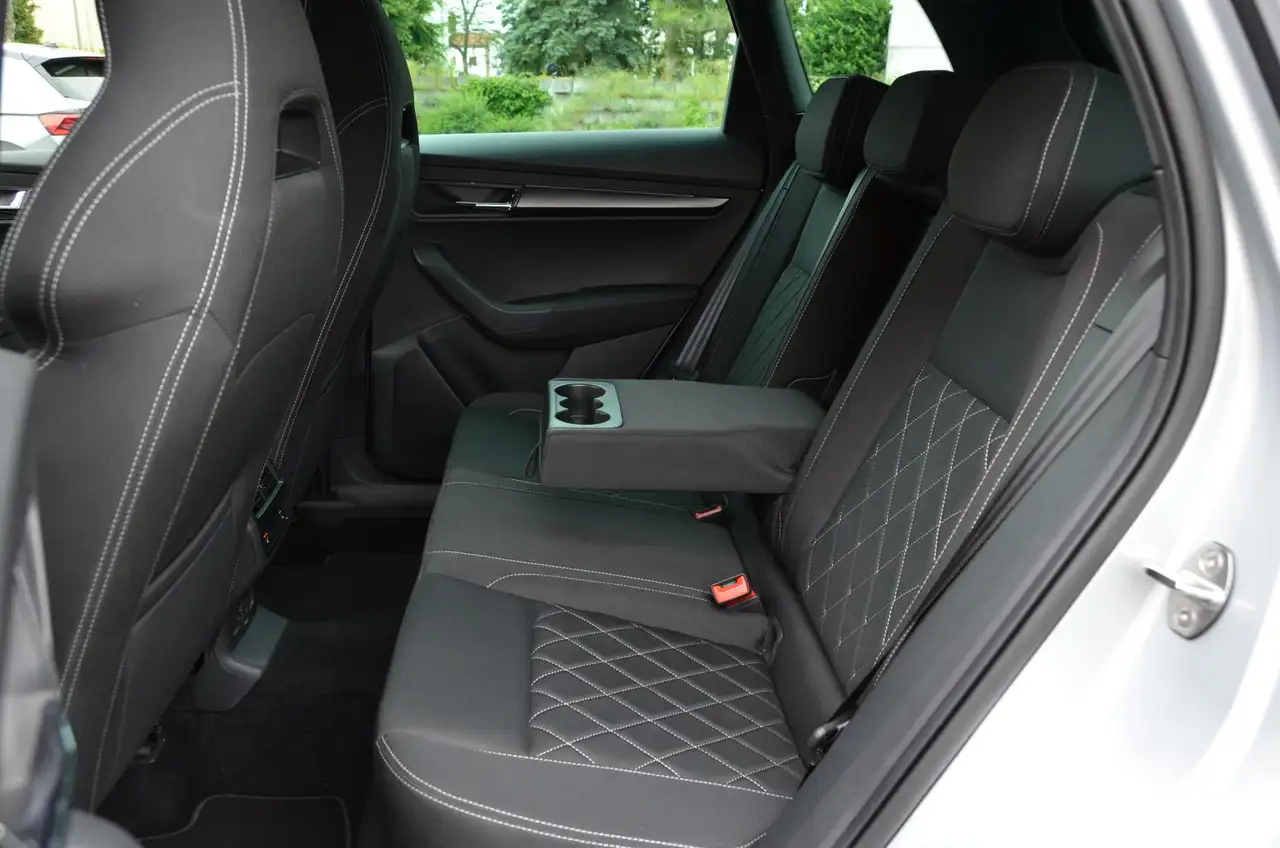 Skoda Karoq 1.5TSI Sportline DSG Matrix Navi — معرض صور السيارة 24