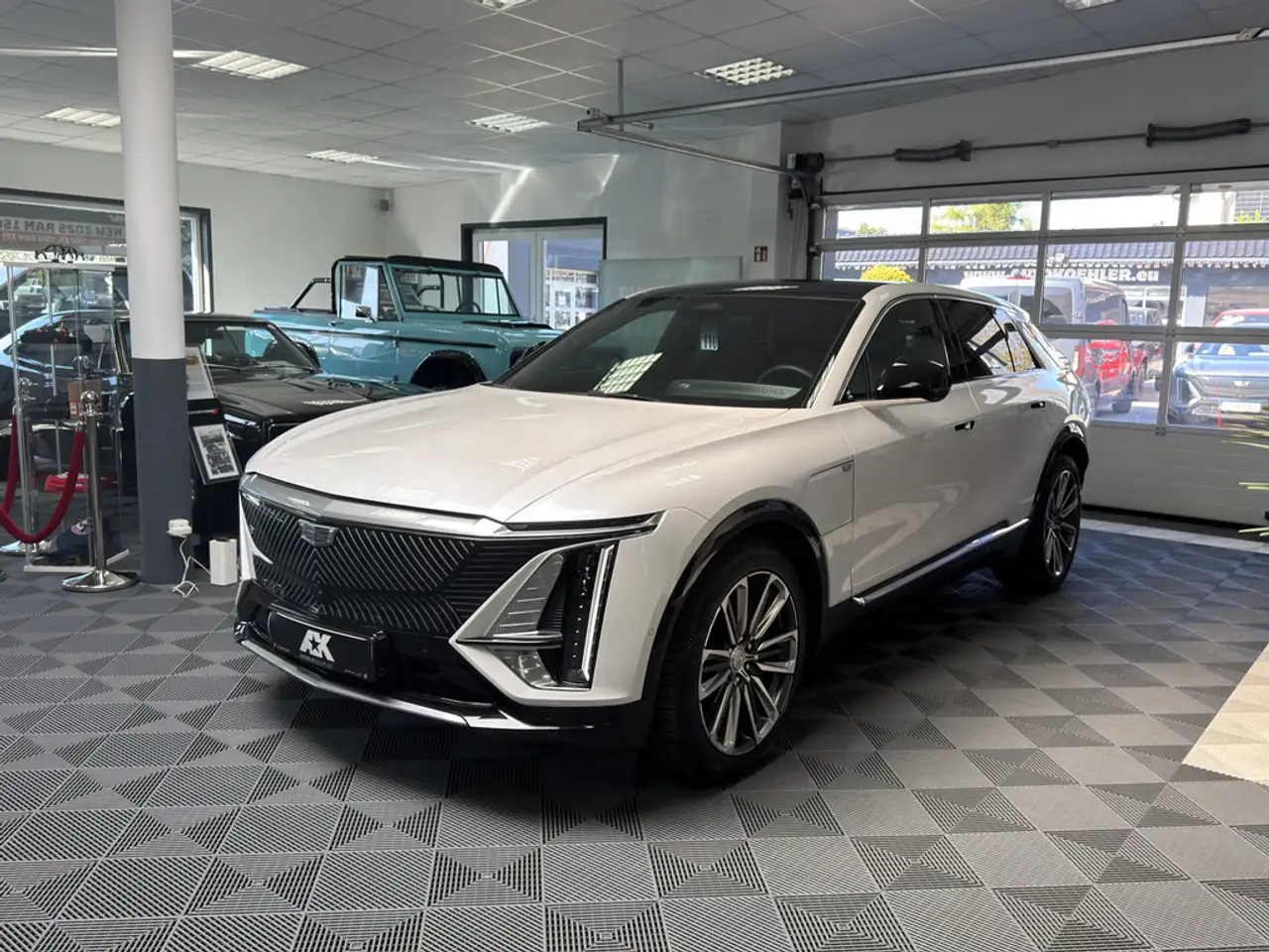 Cadillac Lyriq Luxury AWD 21"Leder AKG-Sound Pano VOLL — Vehicle gallery 7