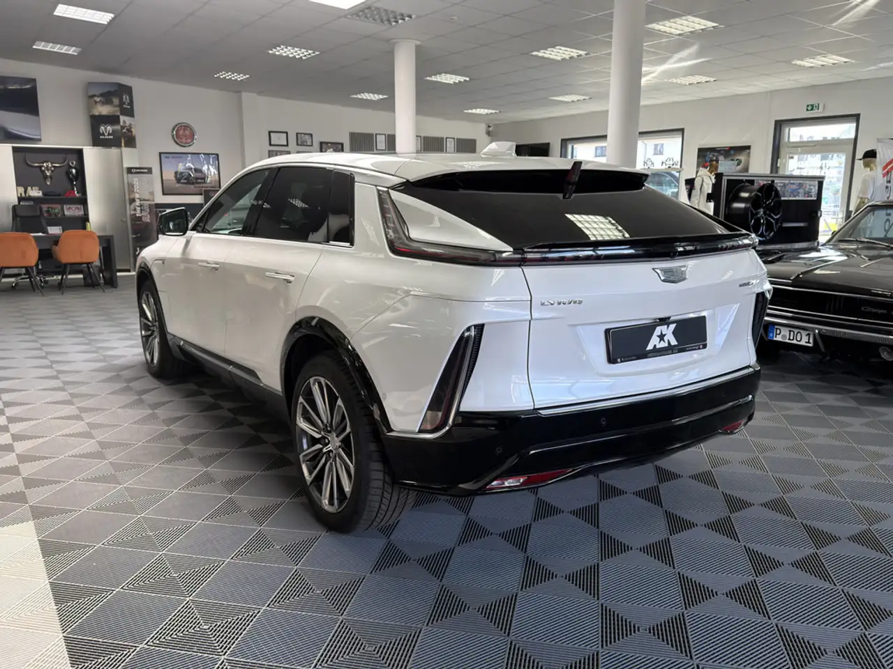 Cadillac Lyriq Luxury AWD 21"Leder AKG-Sound Pano VOLL — Vehicle gallery 8