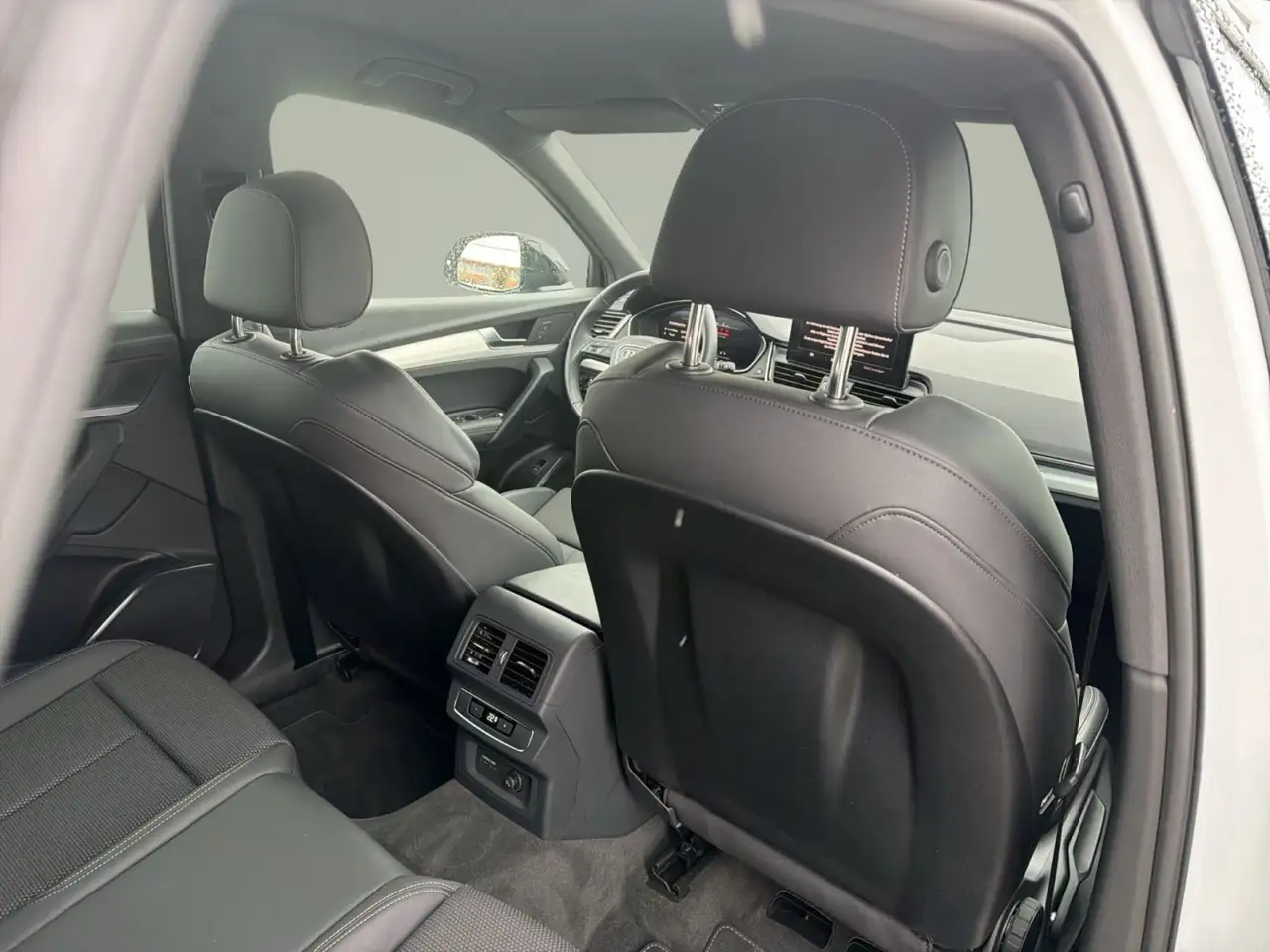 Audi Q5 S line 40 TFSI qu AHK/Matrix/Kam/ACC/PBox/20" — معرض صور السيارة 20