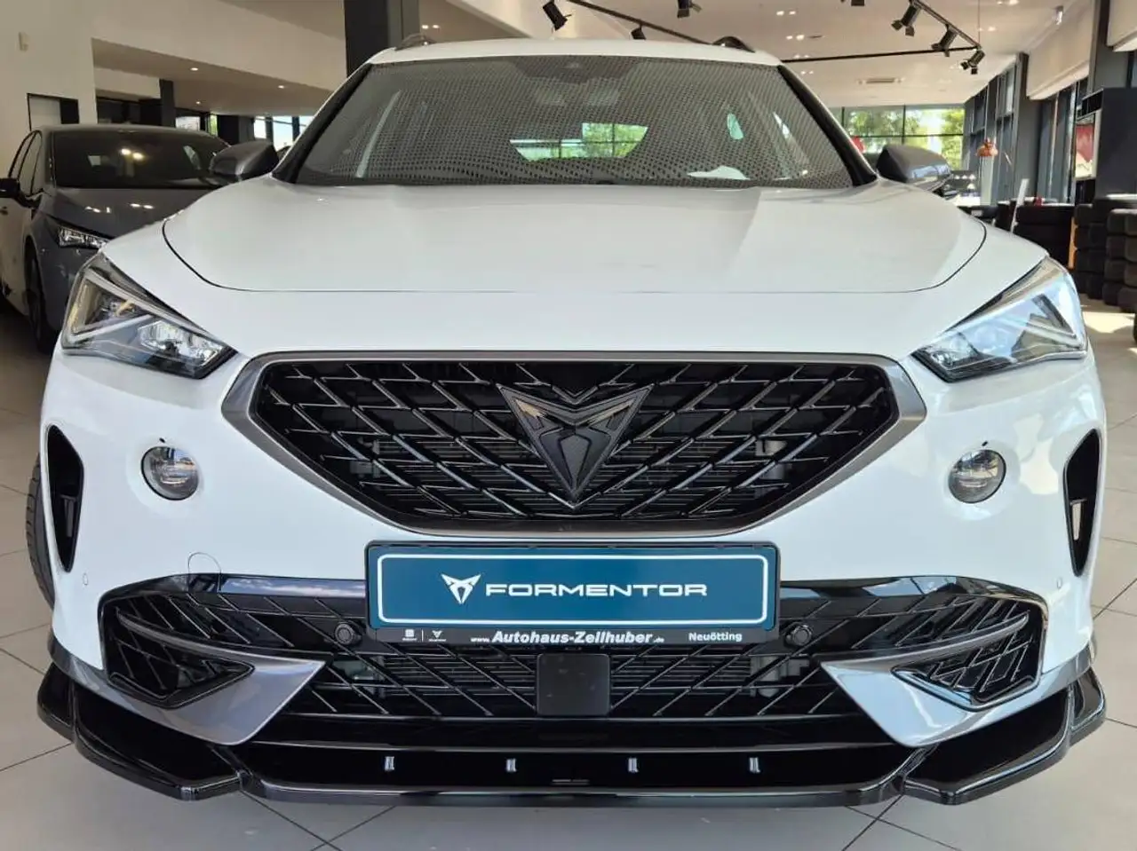 CUPRA Formentor VZ 2.0 TSI 4D DSG *Black Line*Garantie* — Vehicle gallery 2