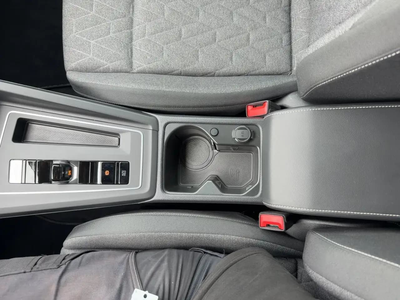 Volkswagen Golf VIII 1.5 eTSI DSG "MOVE" ab 2,99% LED Keyle — Vehicle gallery 16