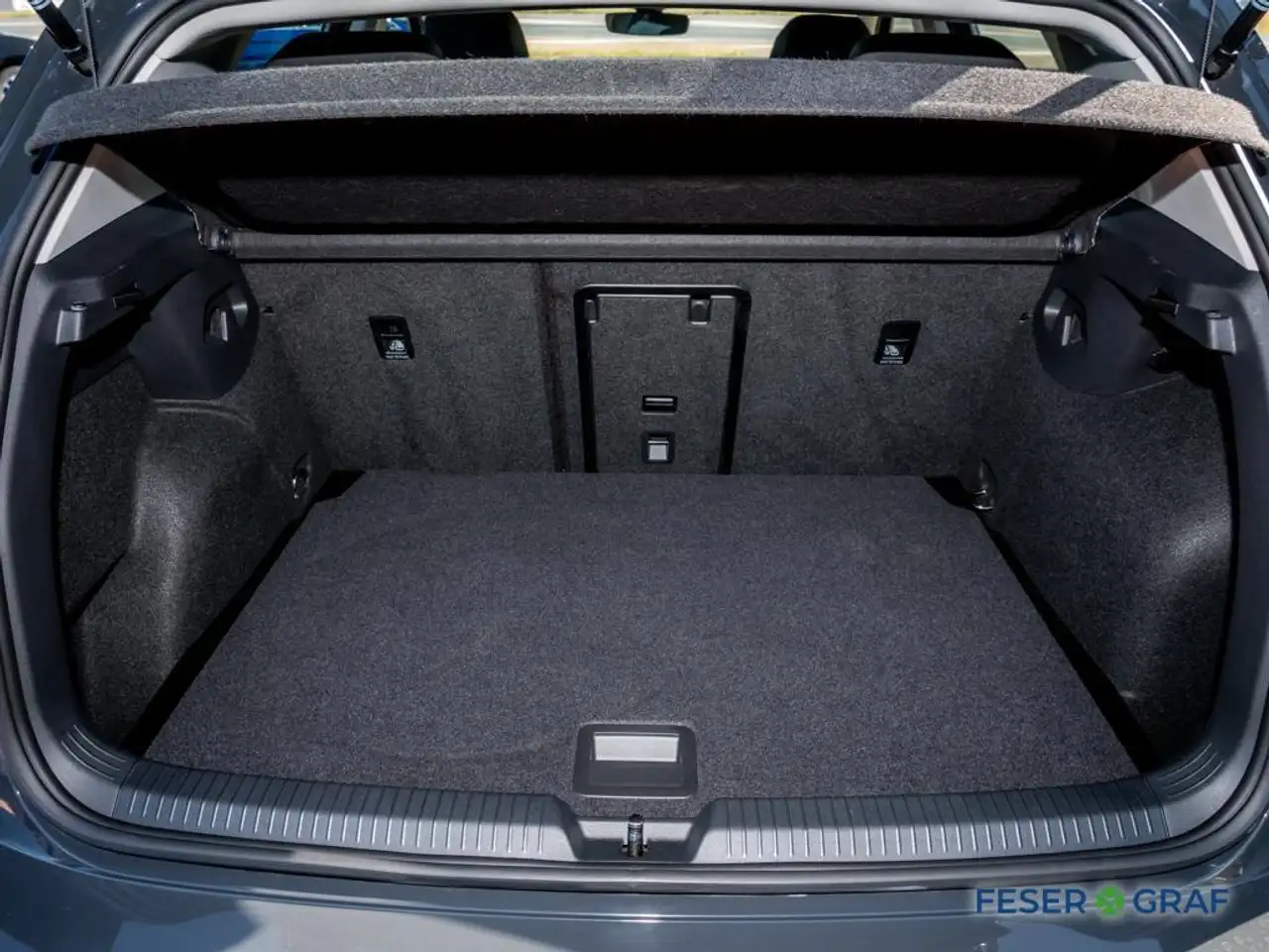 Volkswagen Golf VIII 1.5 eTSI Style Keyless/Kamera/Lenkrhz. — Galería del vehículo 9