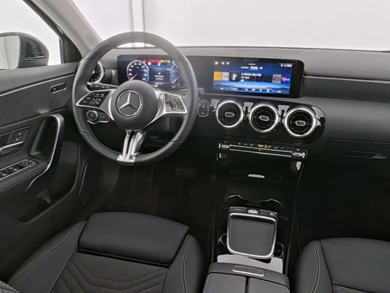 Mercedes-Benz A 180 Progressive Adv. Navi WinterP. LED Kamera — معرض صور السيارة 6