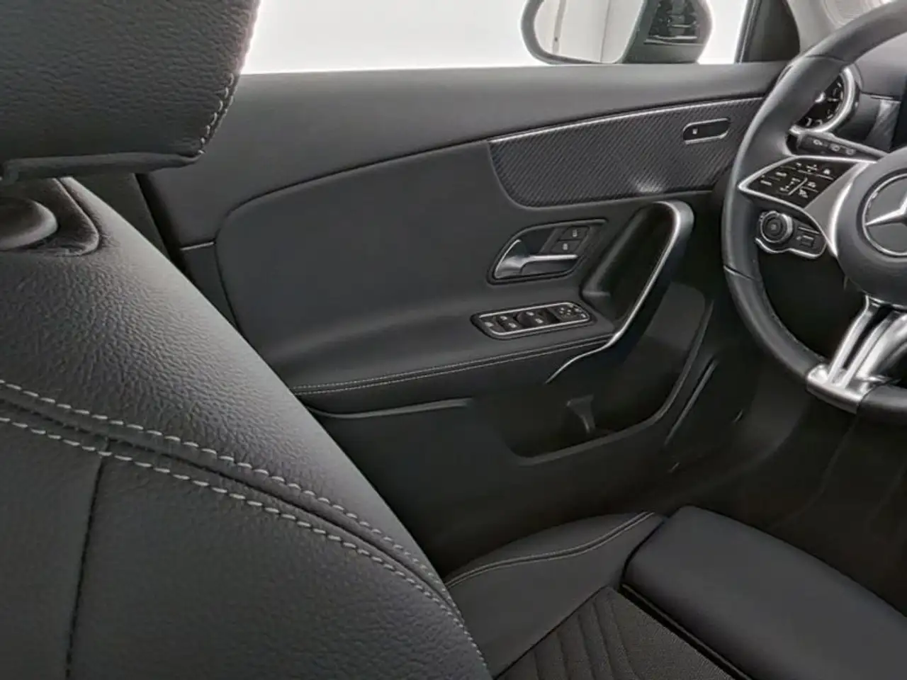 Mercedes-Benz A 180 Progressive Adv. Navi WinterP. LED Kamera — معرض صور السيارة 9