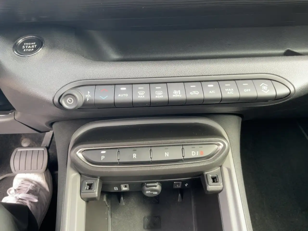 Jeep Avenger Elektro Longitude Electric LED+SHZ+LM — معرض صور السيارة 17