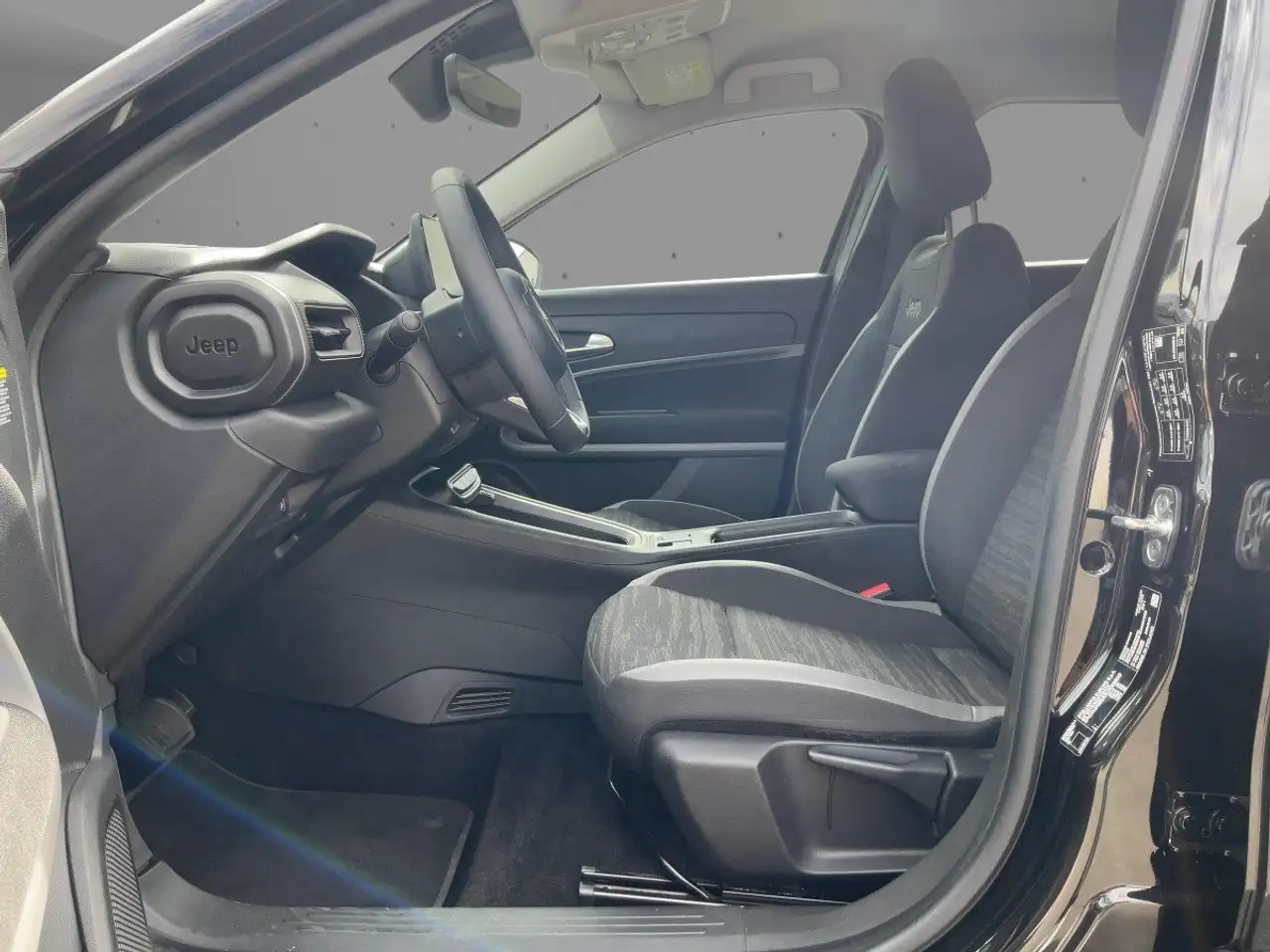 Jeep Avenger Elektro Longitude Electric LED+SHZ+LM — معرض صور السيارة 8