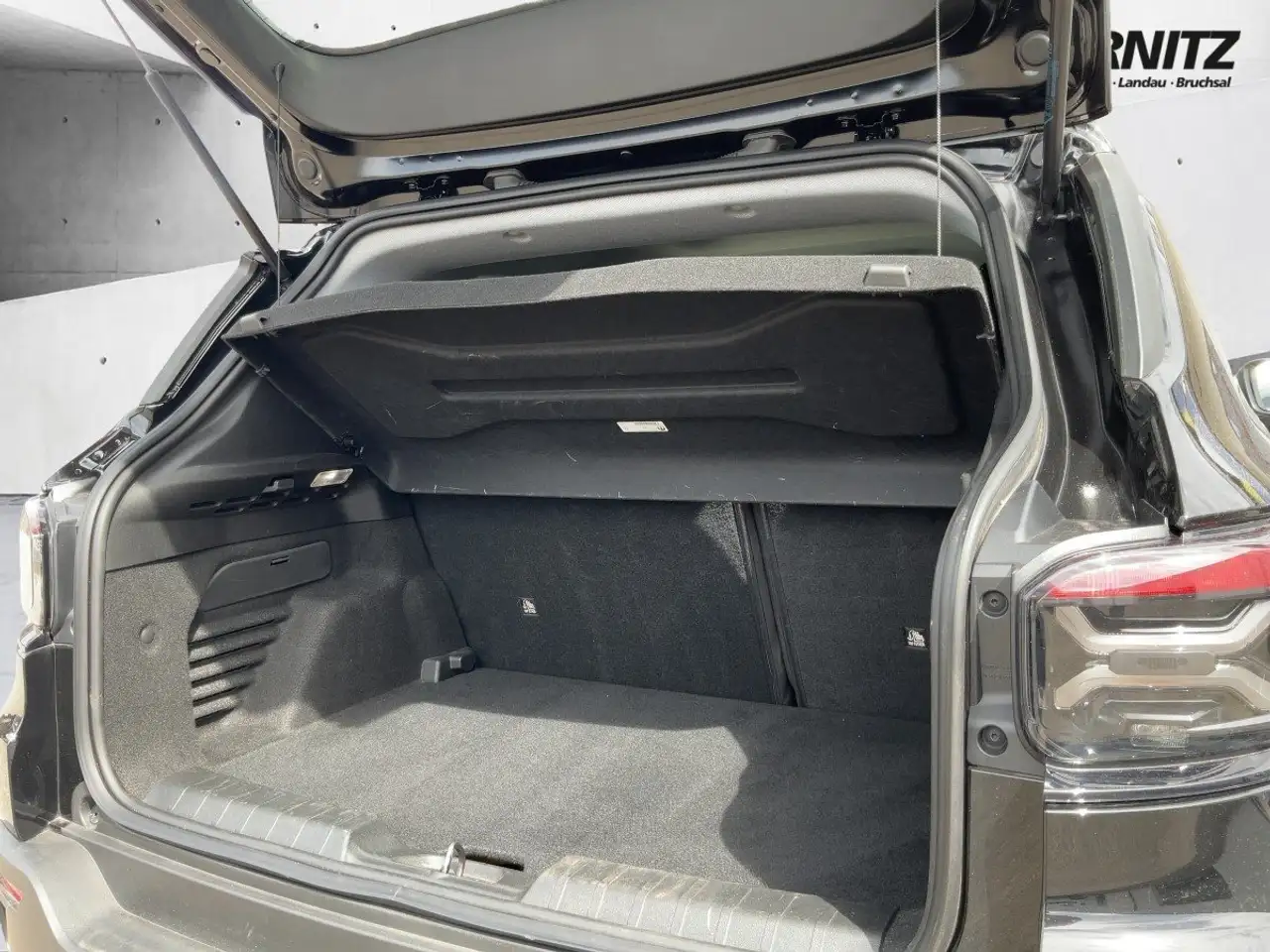 Jeep Avenger Elektro Longitude Electric LED+SHZ+LM — معرض صور السيارة 7
