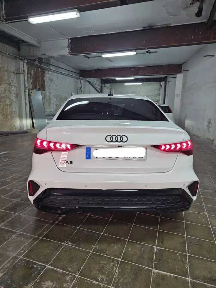 Audi A3 Sedán TFSI Black line edition S tronic 110kW — Galerie du véhicule 8