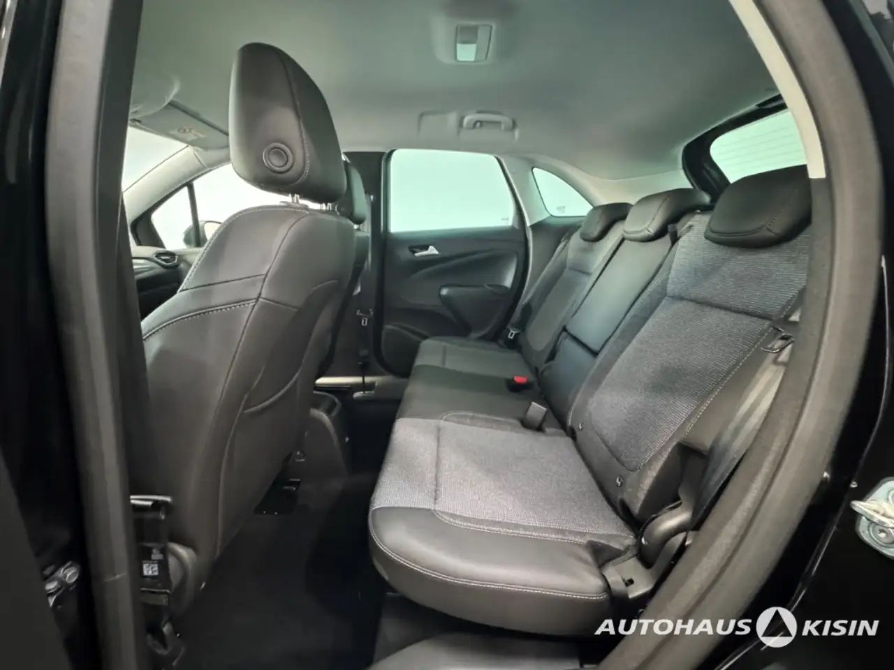 Opel Crossland 1.2 Enjoy Automatik /KAMERA /NAVI /CARPLAY — معرض صور السيارة 6