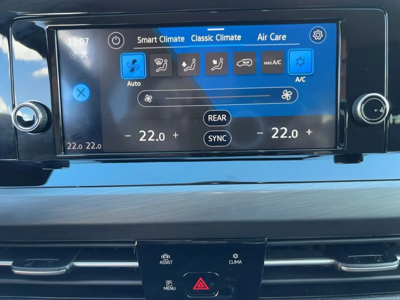 Volkswagen Golf VIII 1.5 eTSI DSG Style ACC PDC LED — معرض صور السيارة 14