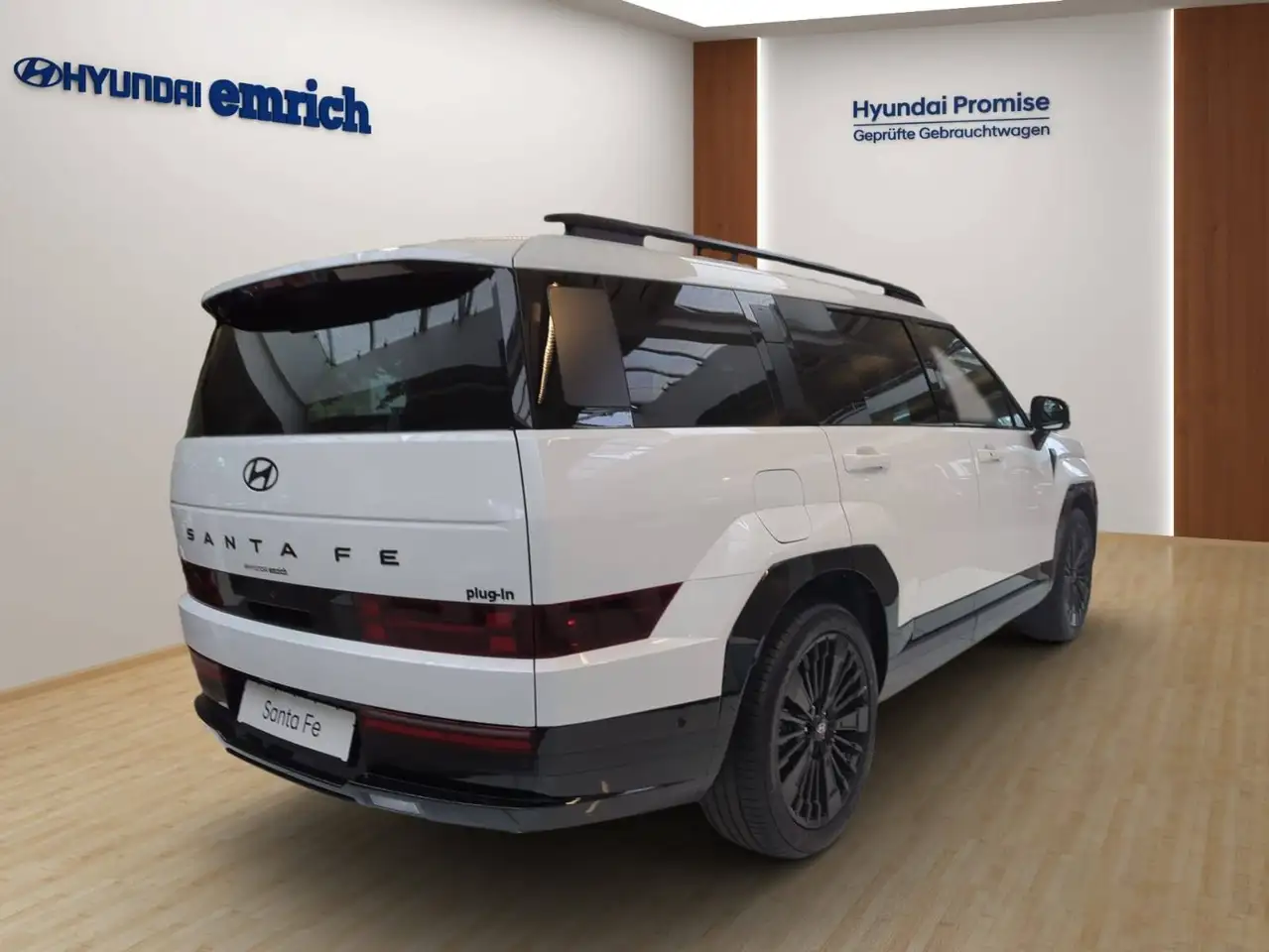 Hyundai SANTA FE 1.6 T-GDI Plug-In Hybrid 186 kW 4WD Blackline — Galerie du véhicule 4