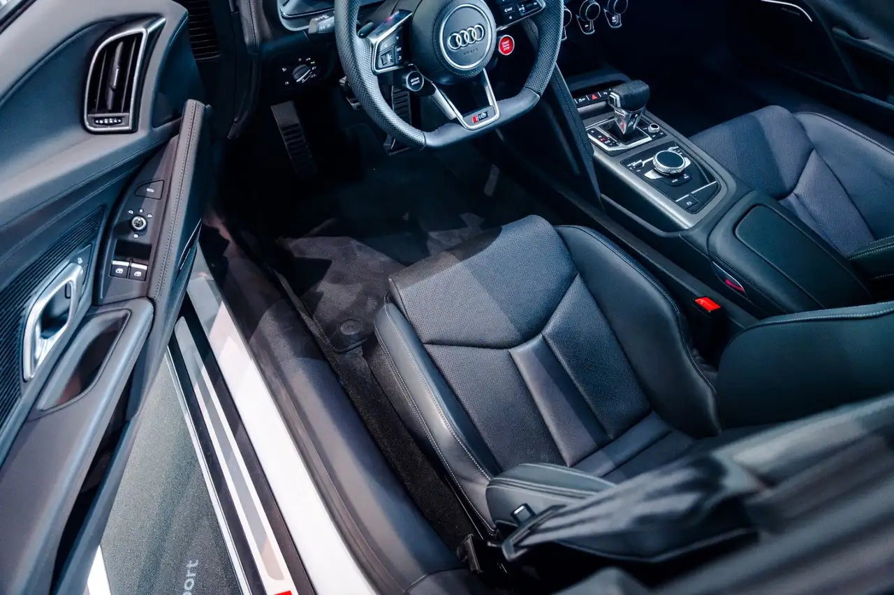 Audi R8 RWD Performance*1. Hand*VAT*Garantie*B&O* — Galería del vehículo 21