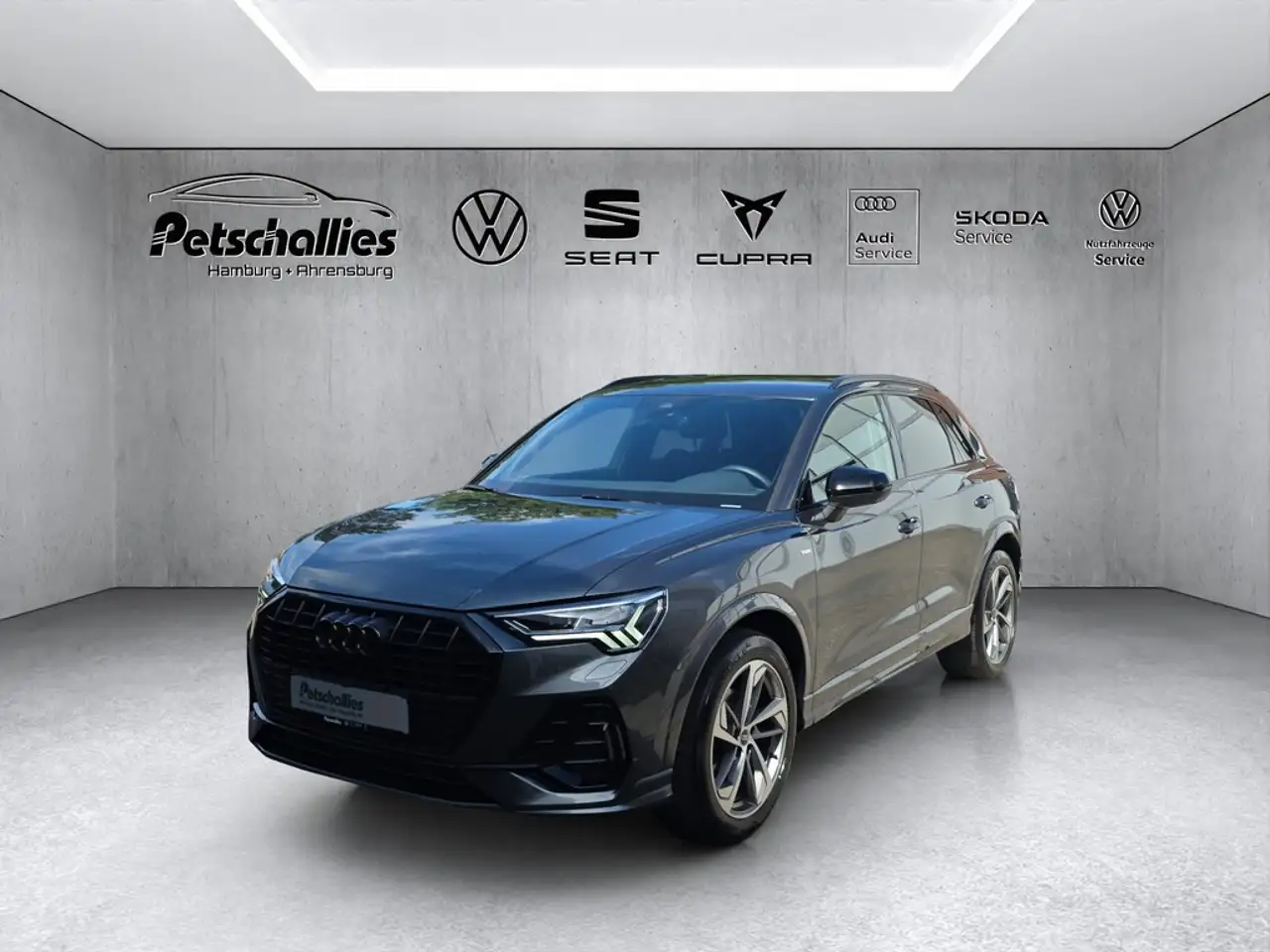 Audi Q3 35 TFSI S line S tronic — Hamburg