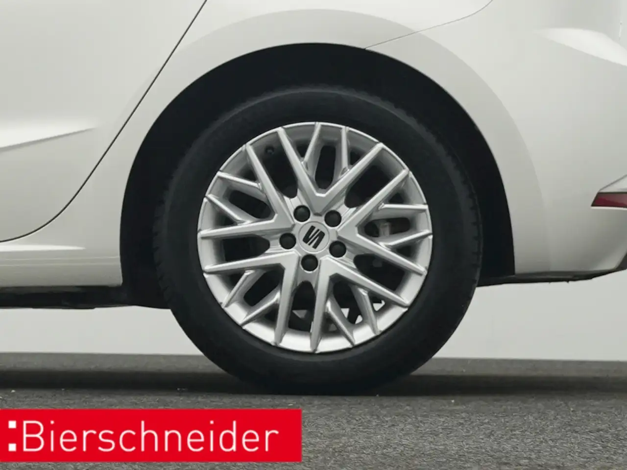 SEAT Ibiza 1.0 TSI FR LED NAVI PDC FULL LINK — Vehicle gallery 27