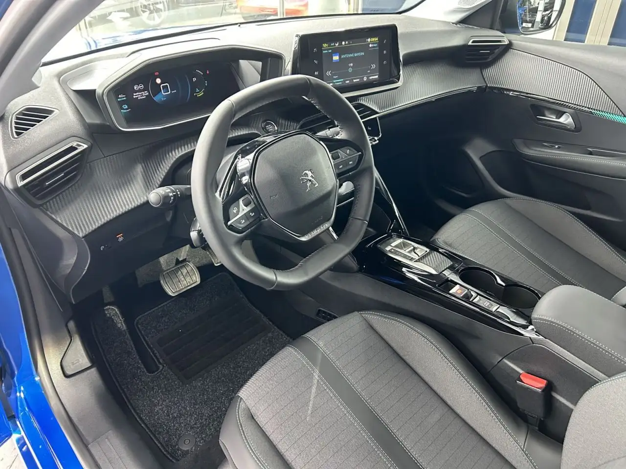 Peugeot 208 Allure+ Elektromotor 136 — Galería del vehículo 10
